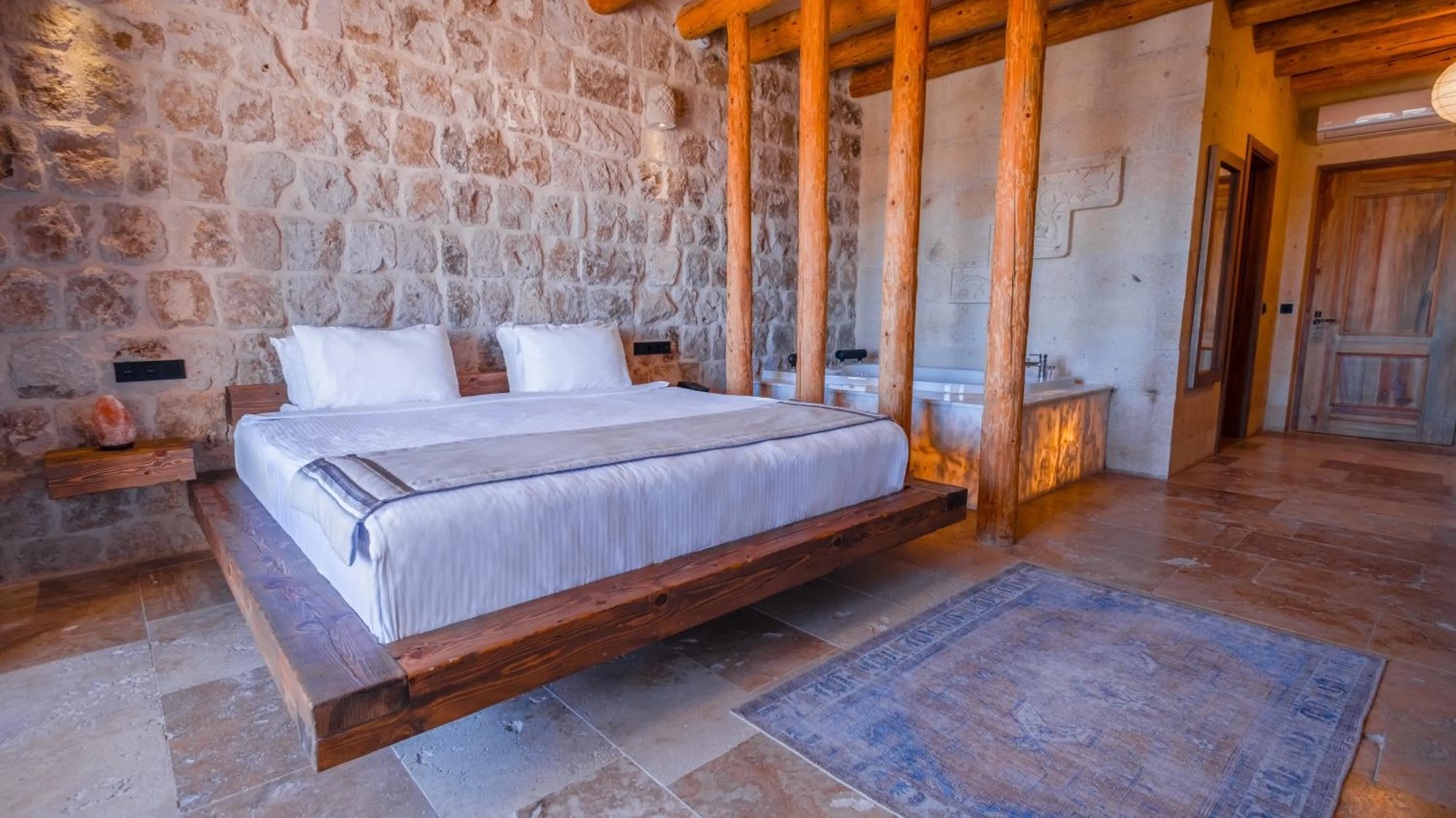 Photo of the whole room, Bed in La Fairy Cappadocia