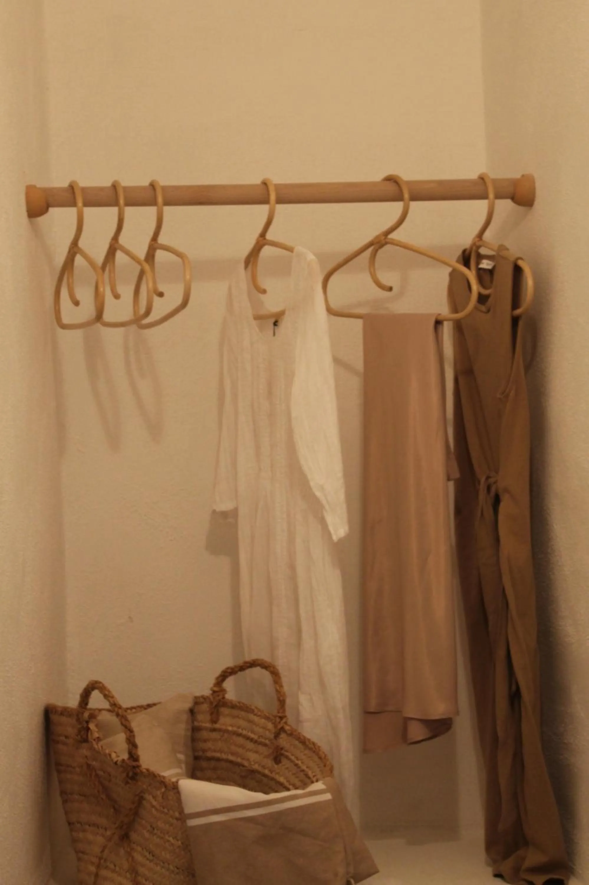 wardrobe in Clori Gaeta