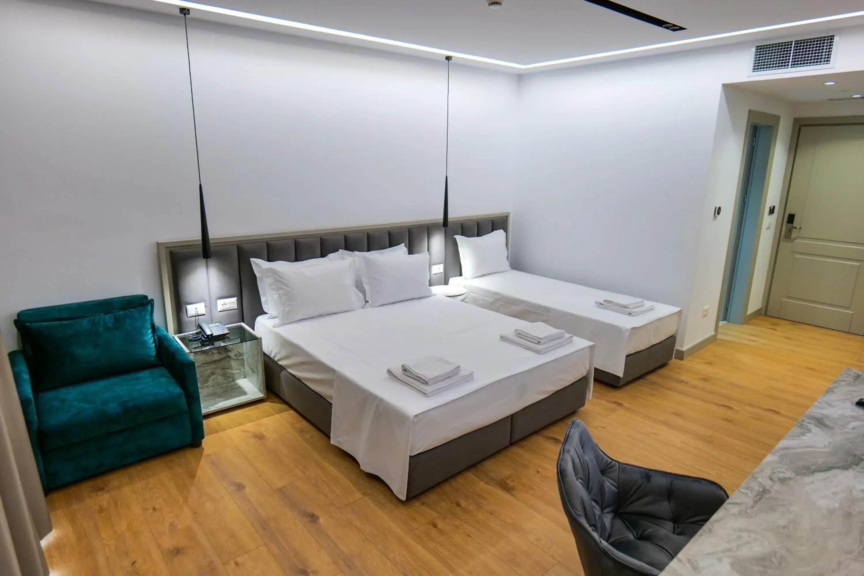 Classic Quadruple Room in Chimaera Hotel Classic Quadruple Room in Chimaera Hotel