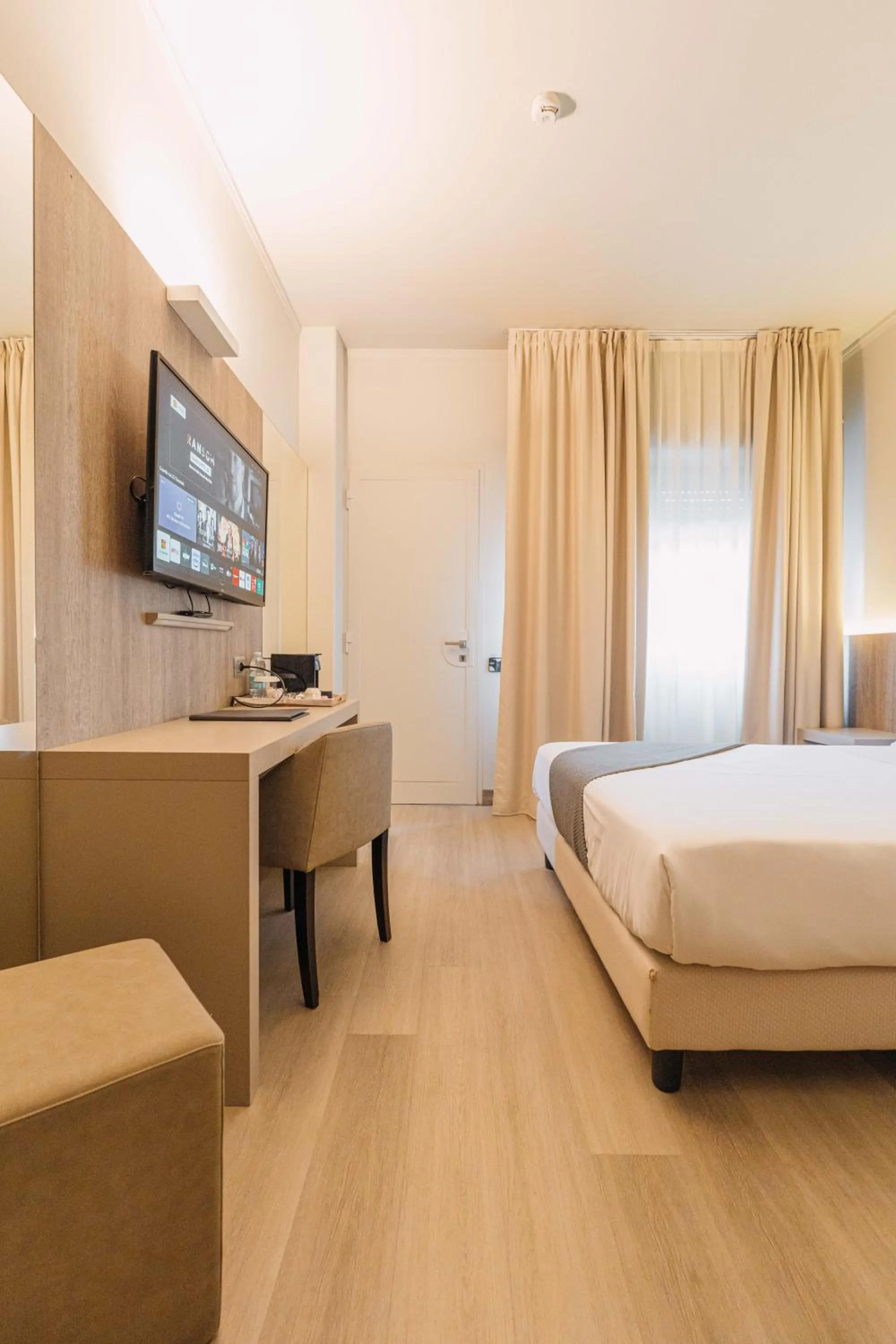 Bedroom, Bed in Living Hotel Milano