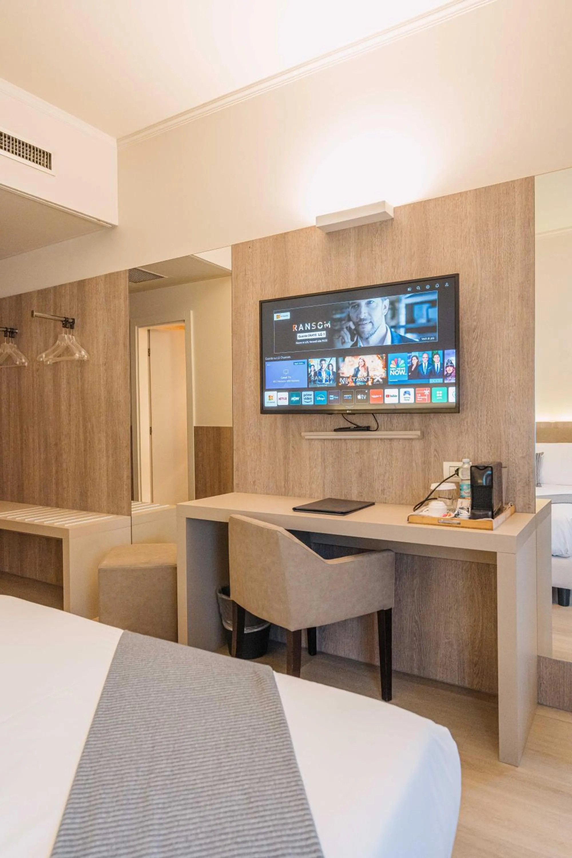 Bedroom, Bed in Living Hotel Milano