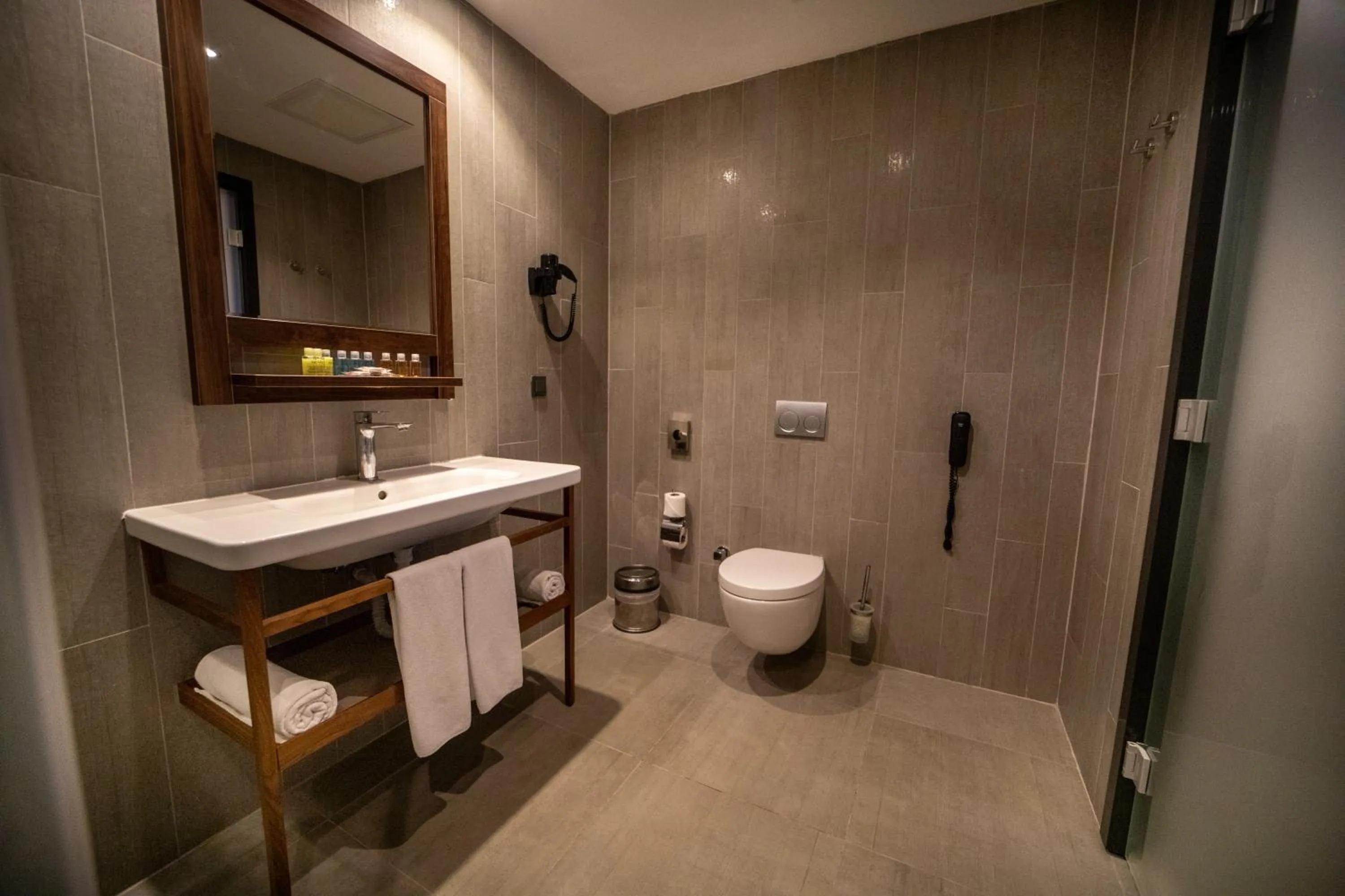 Toilet in Seven For Life Thermal Hotel