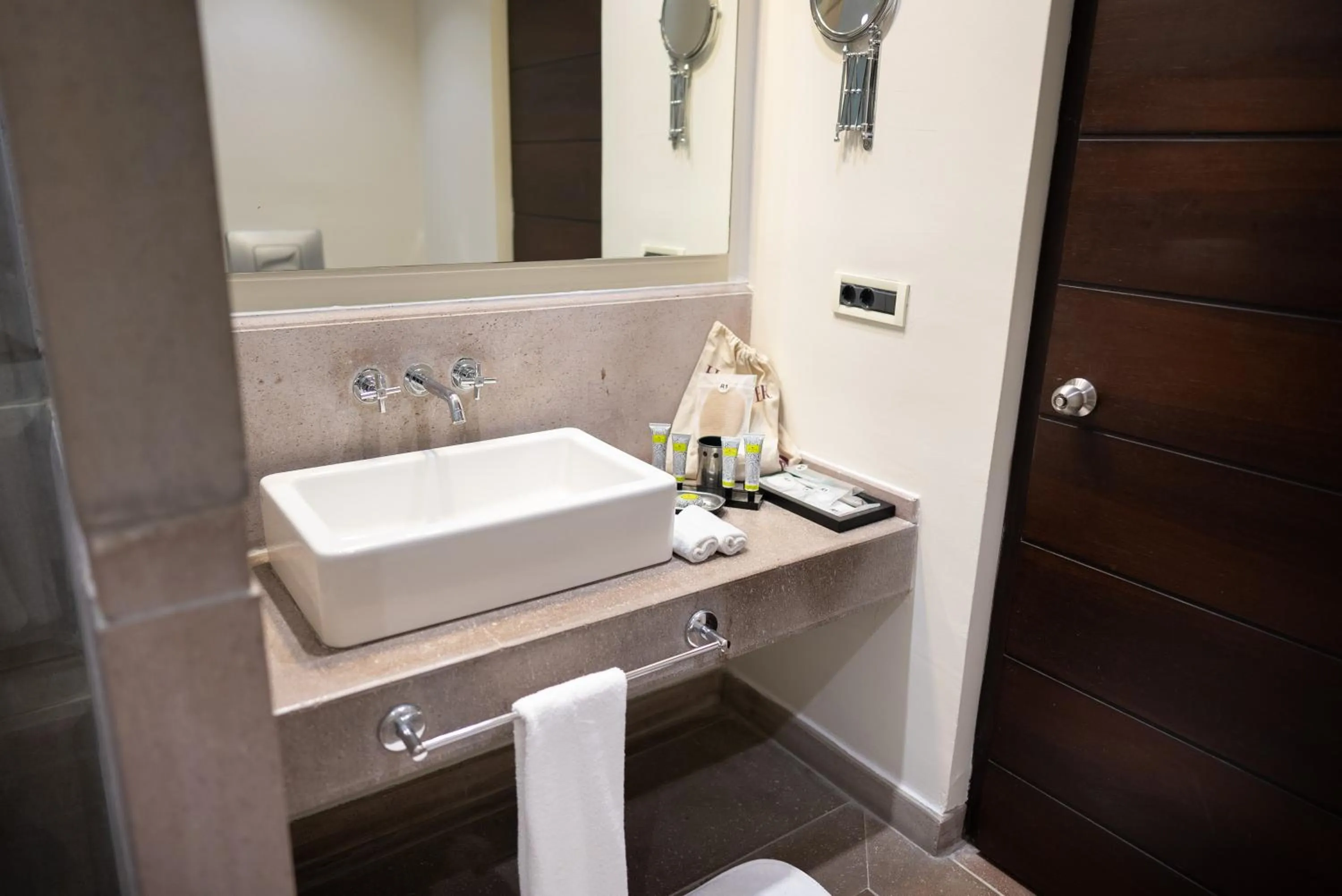 Bathroom in No81 Hotel