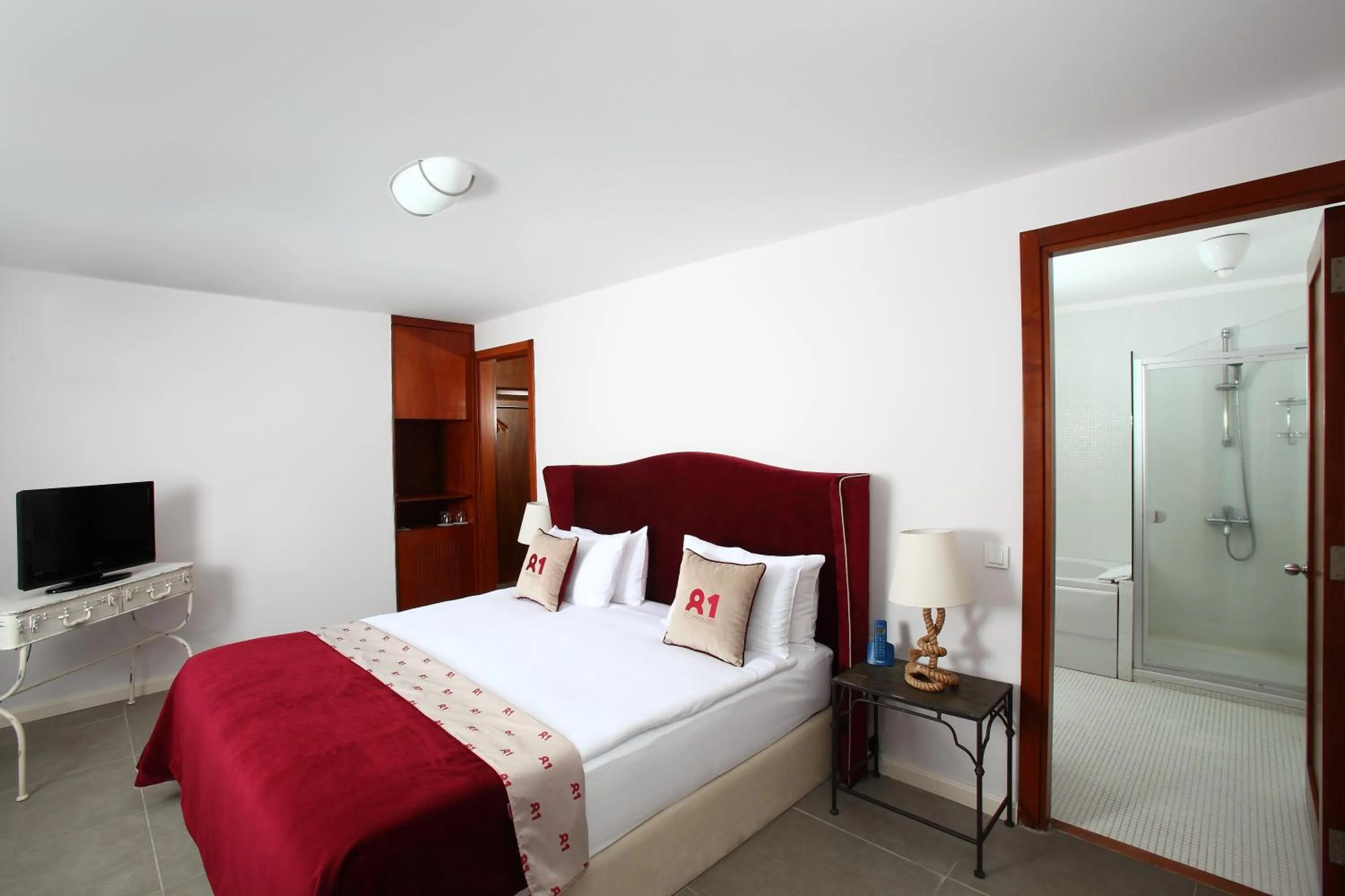 Bedroom, Bed in No81 Hotel