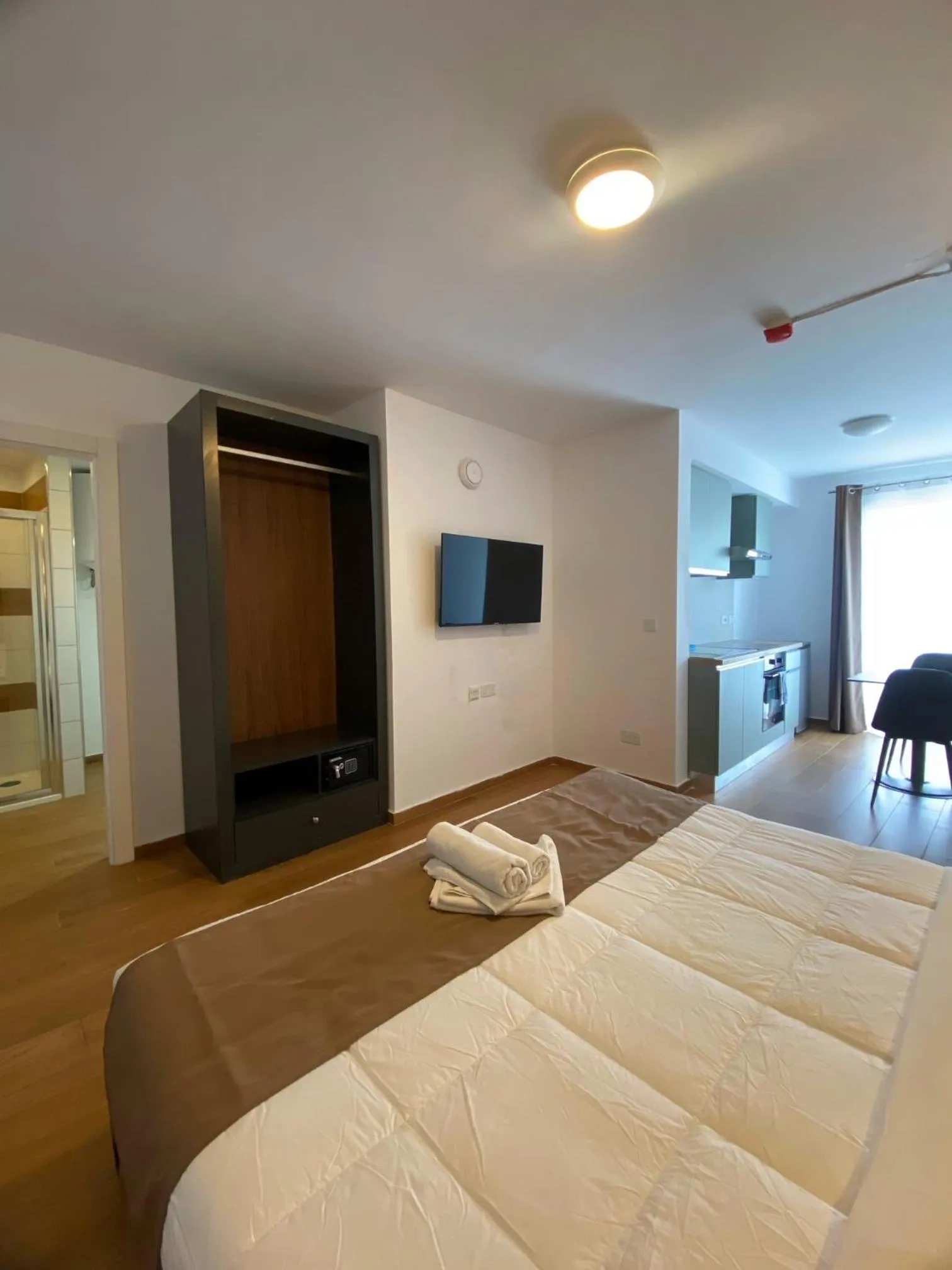 Bed in Marina Suites & apartments - Self catering - by Tritoni hotels