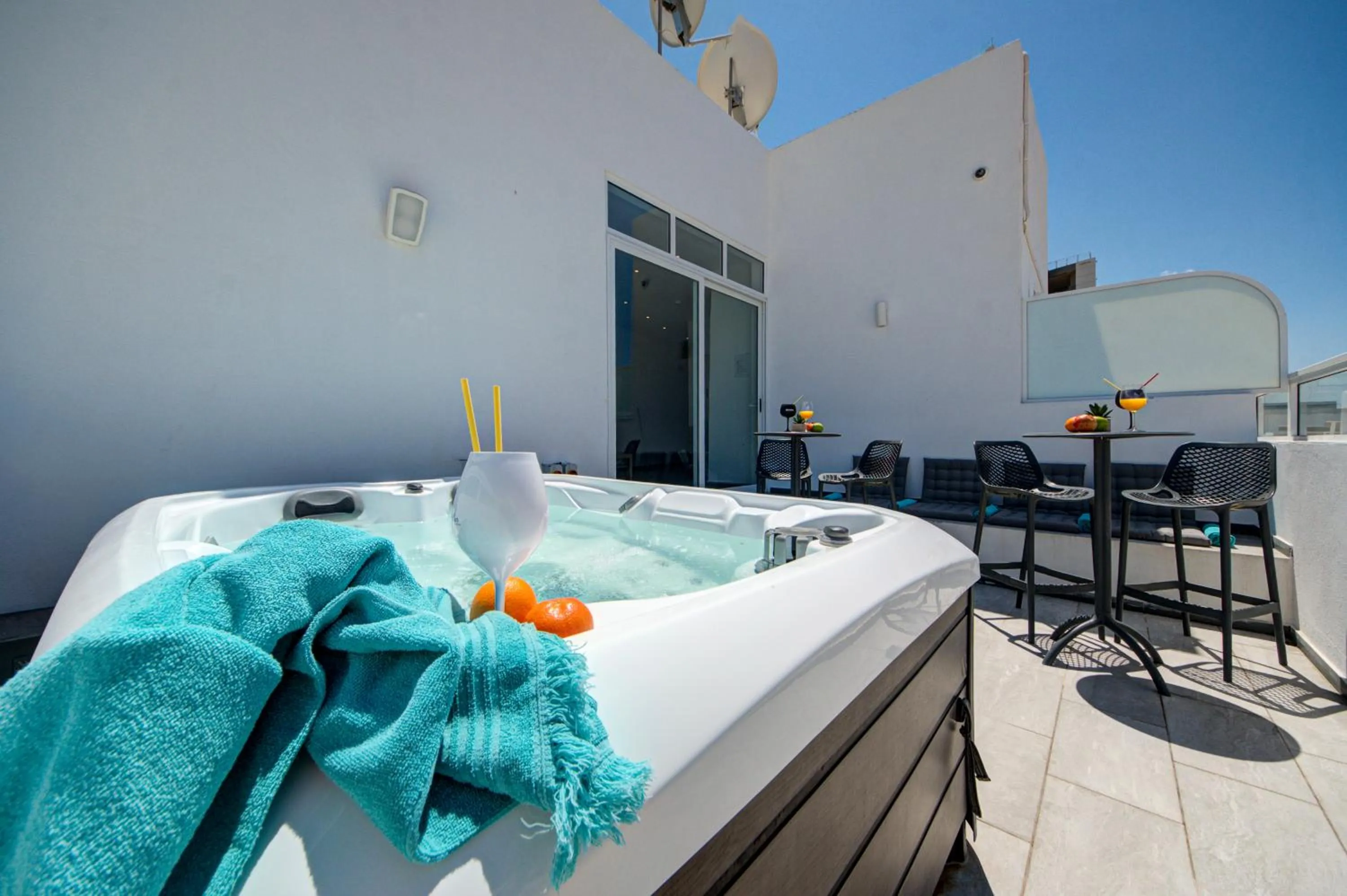 Patio in Marina Suites & apartments - Self catering - by Tritoni hotels