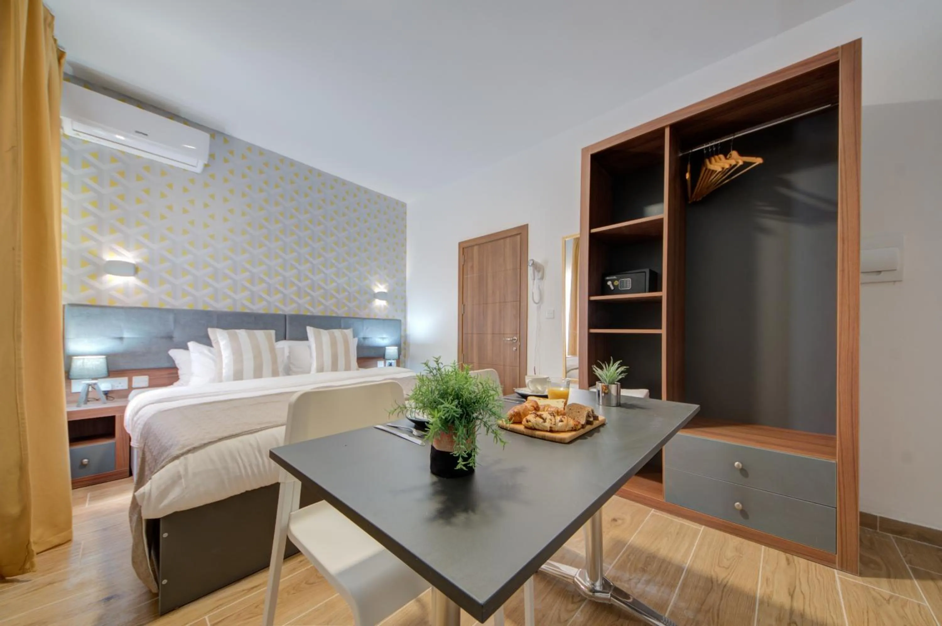 Bed in Marina Suites & apartments - Self catering - by Tritoni hotels