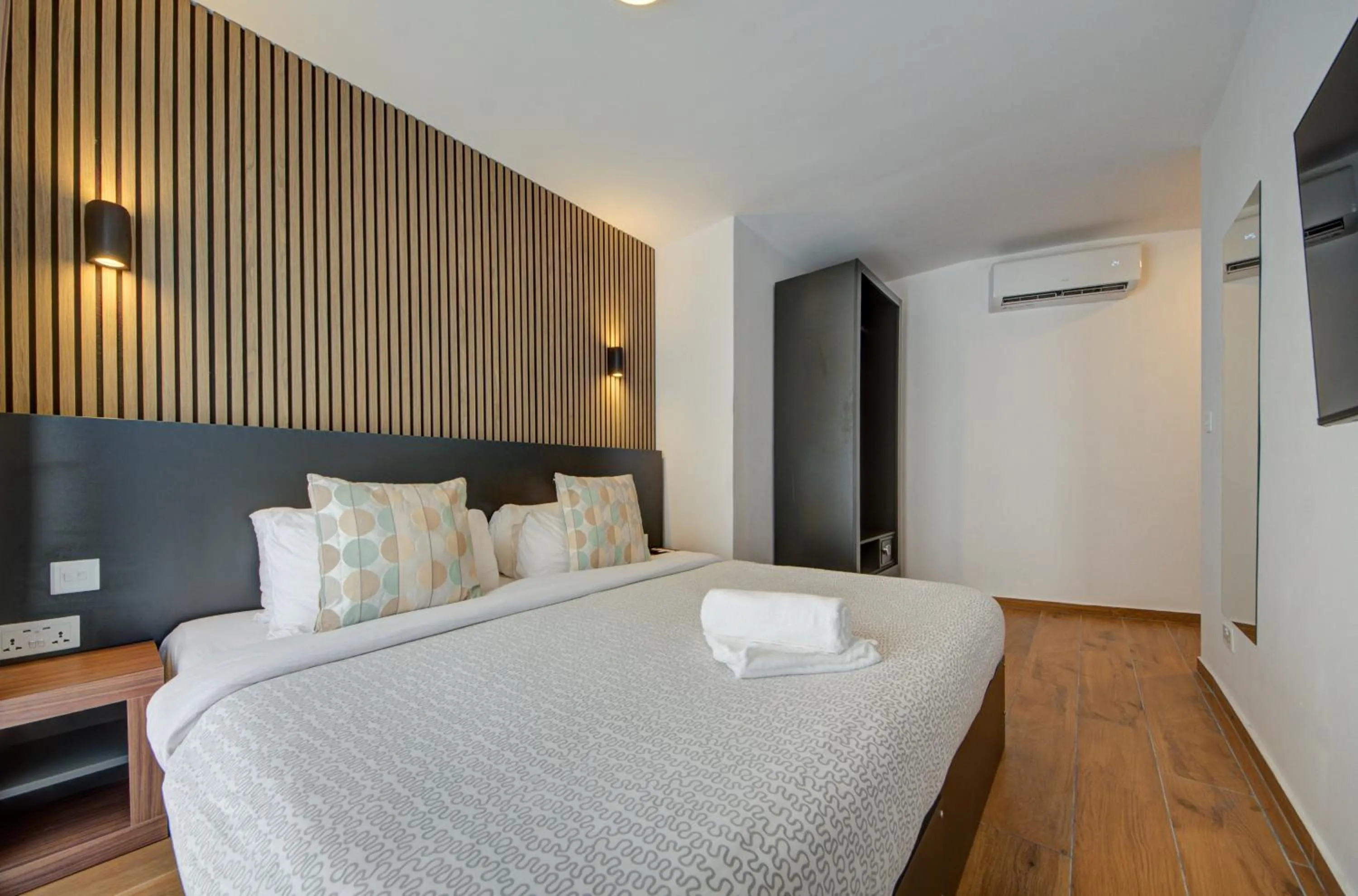 Bed in Marina Suites & apartments - Self catering - by Tritoni hotels