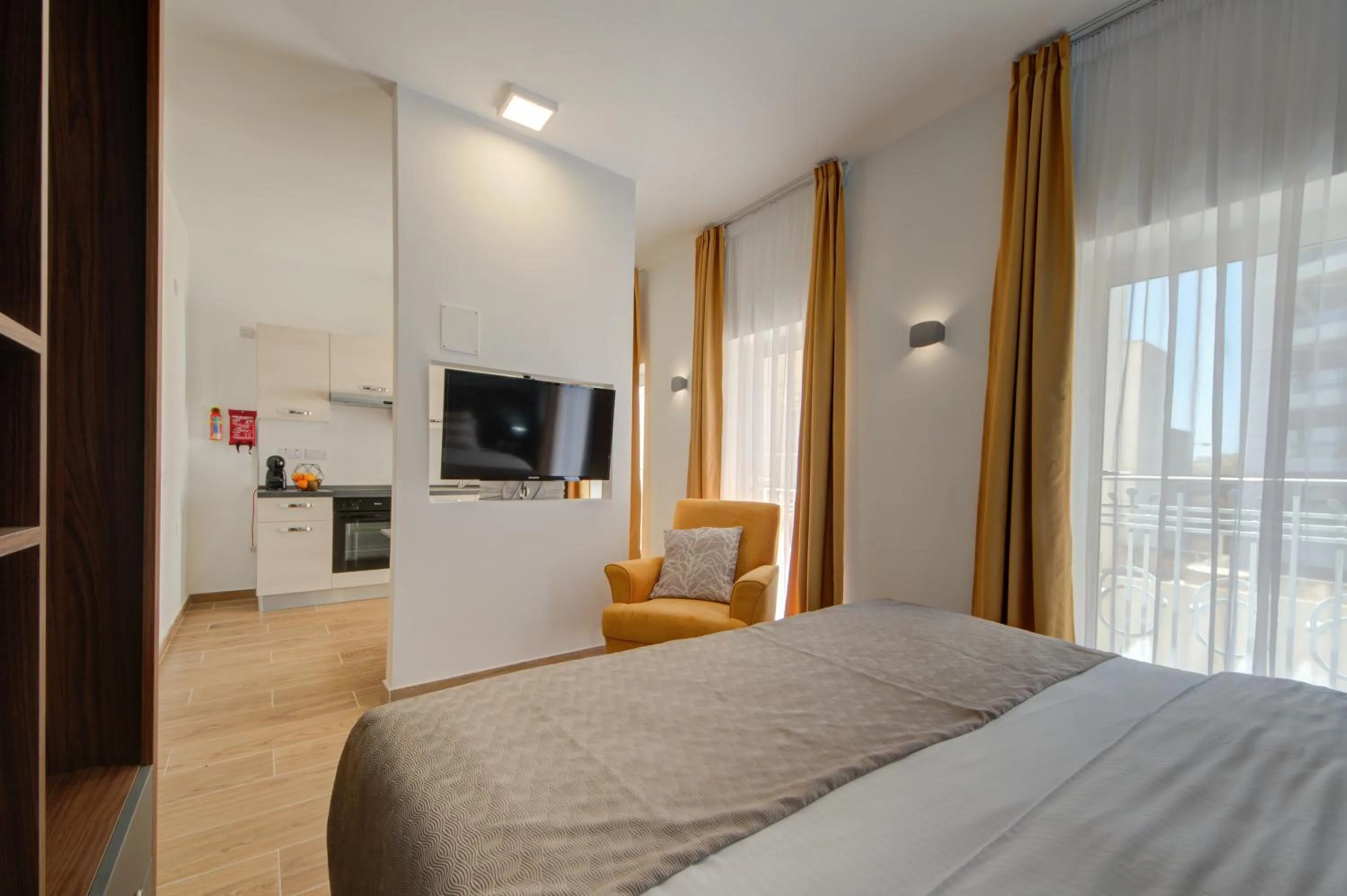 Bed in Marina Suites & apartments - Self catering - by Tritoni hotels