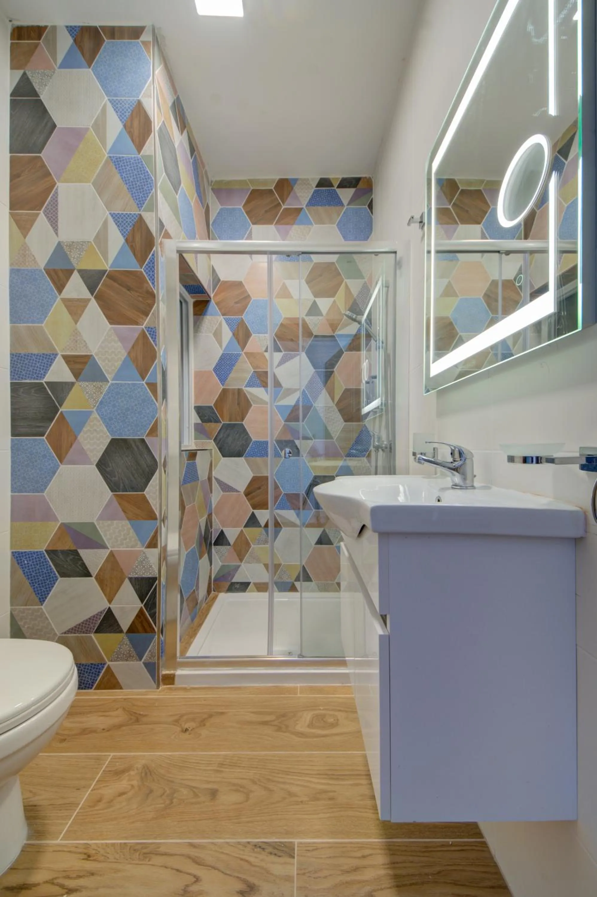 Shower in Marina Suites & apartments - Self catering - by Tritoni hotels