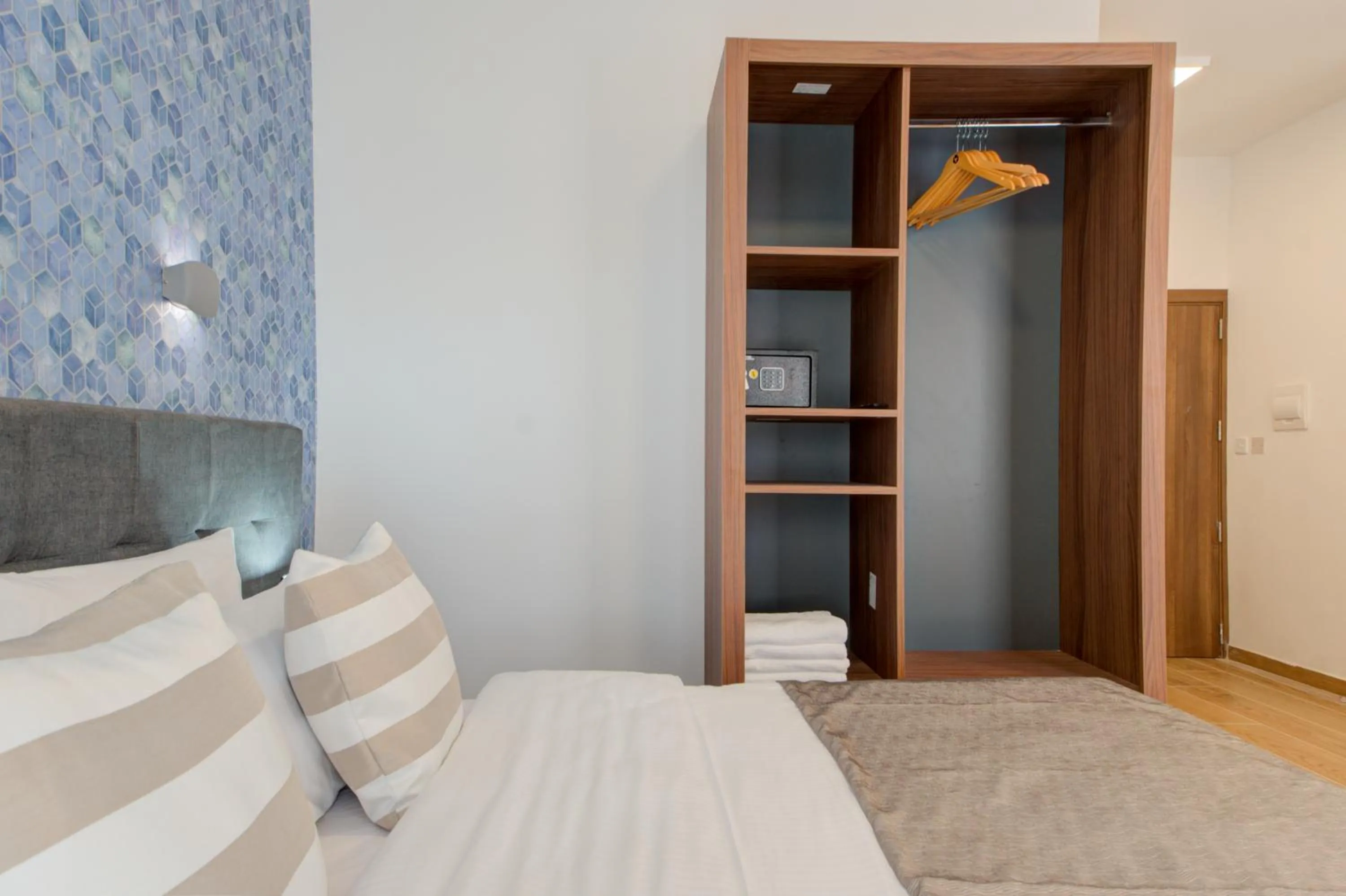 Bed in Marina Suites & apartments - Self catering - by Tritoni hotels