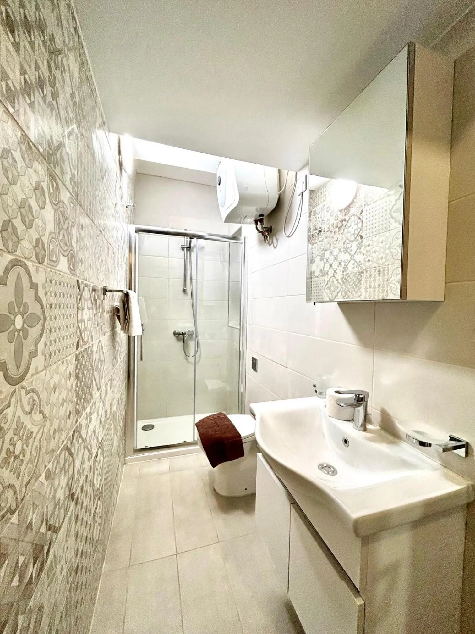 Shower in Marina Suites & apartments - Self catering - by Tritoni hotels