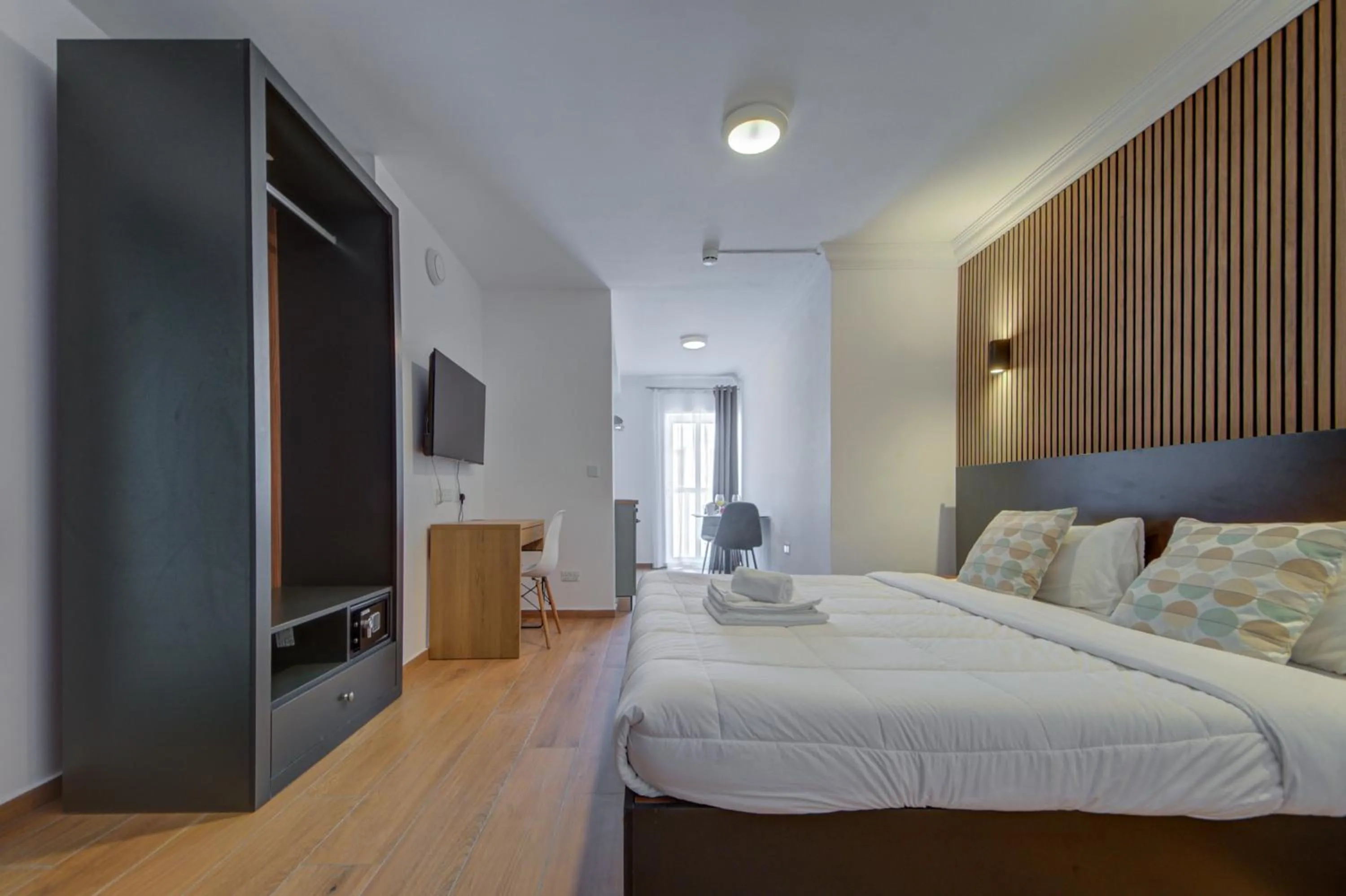 Bed in Marina Suites & apartments - Self catering - by Tritoni hotels