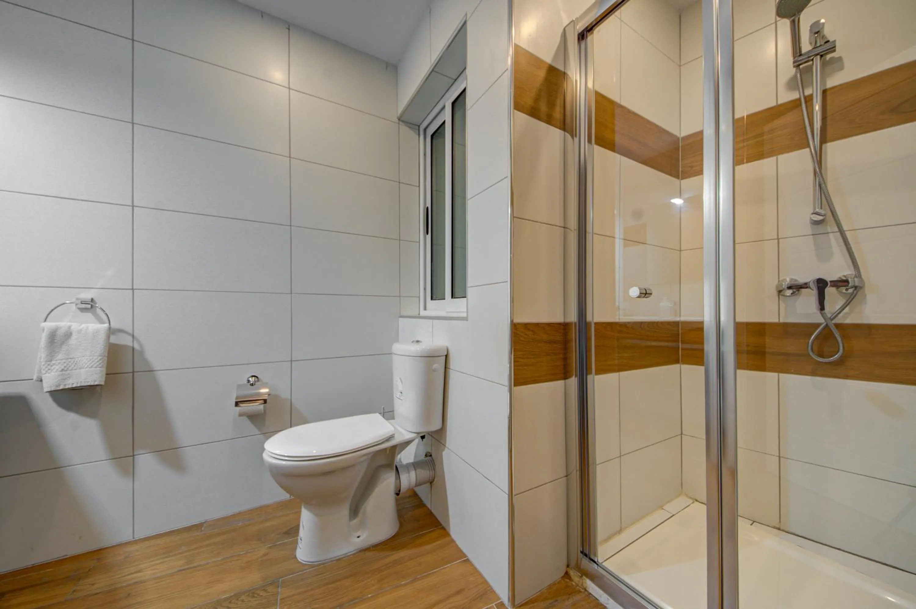 Shower in Marina Suites & apartments - Self catering - by Tritoni hotels