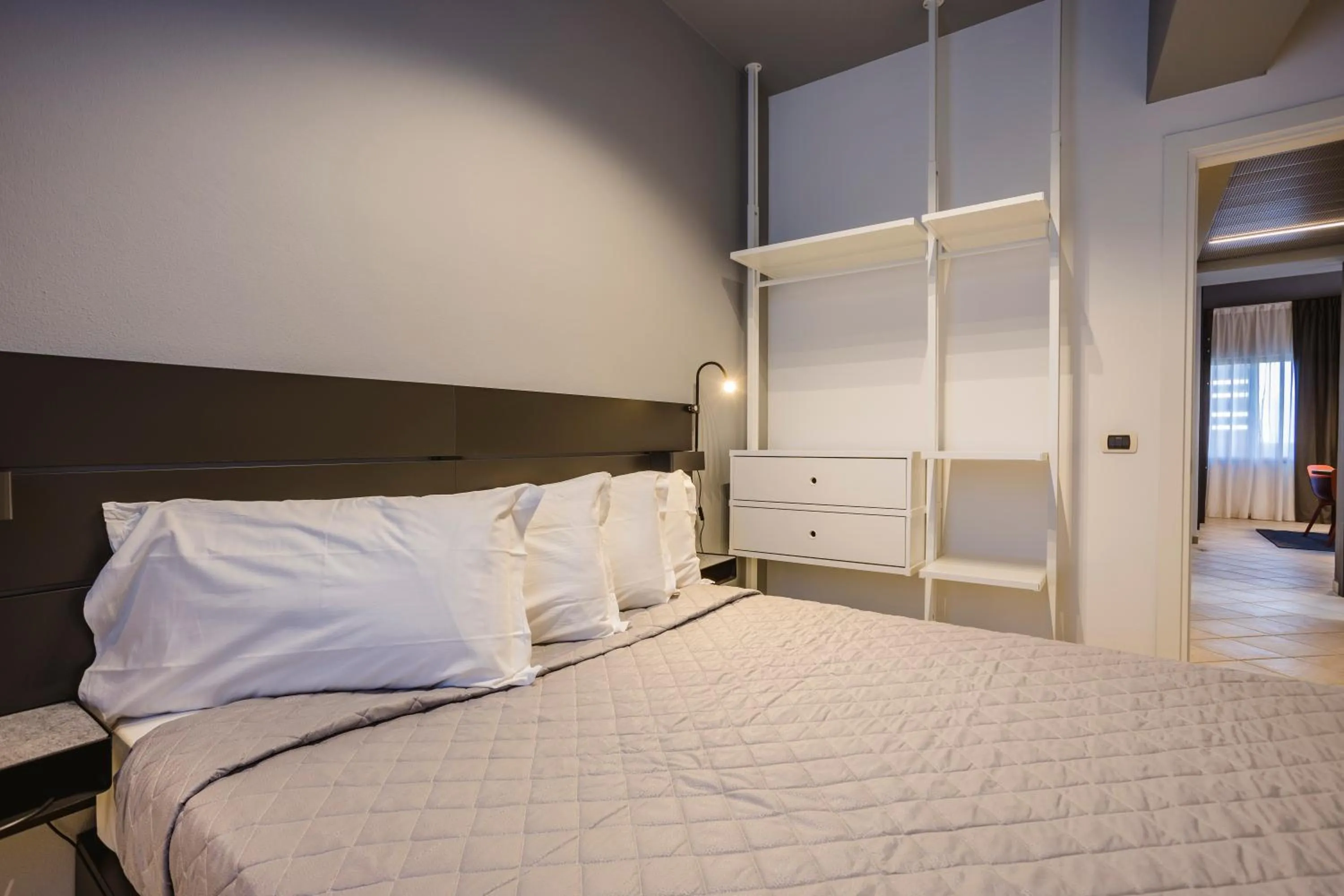 Photo of the whole room, Bed in Residence 9 Line