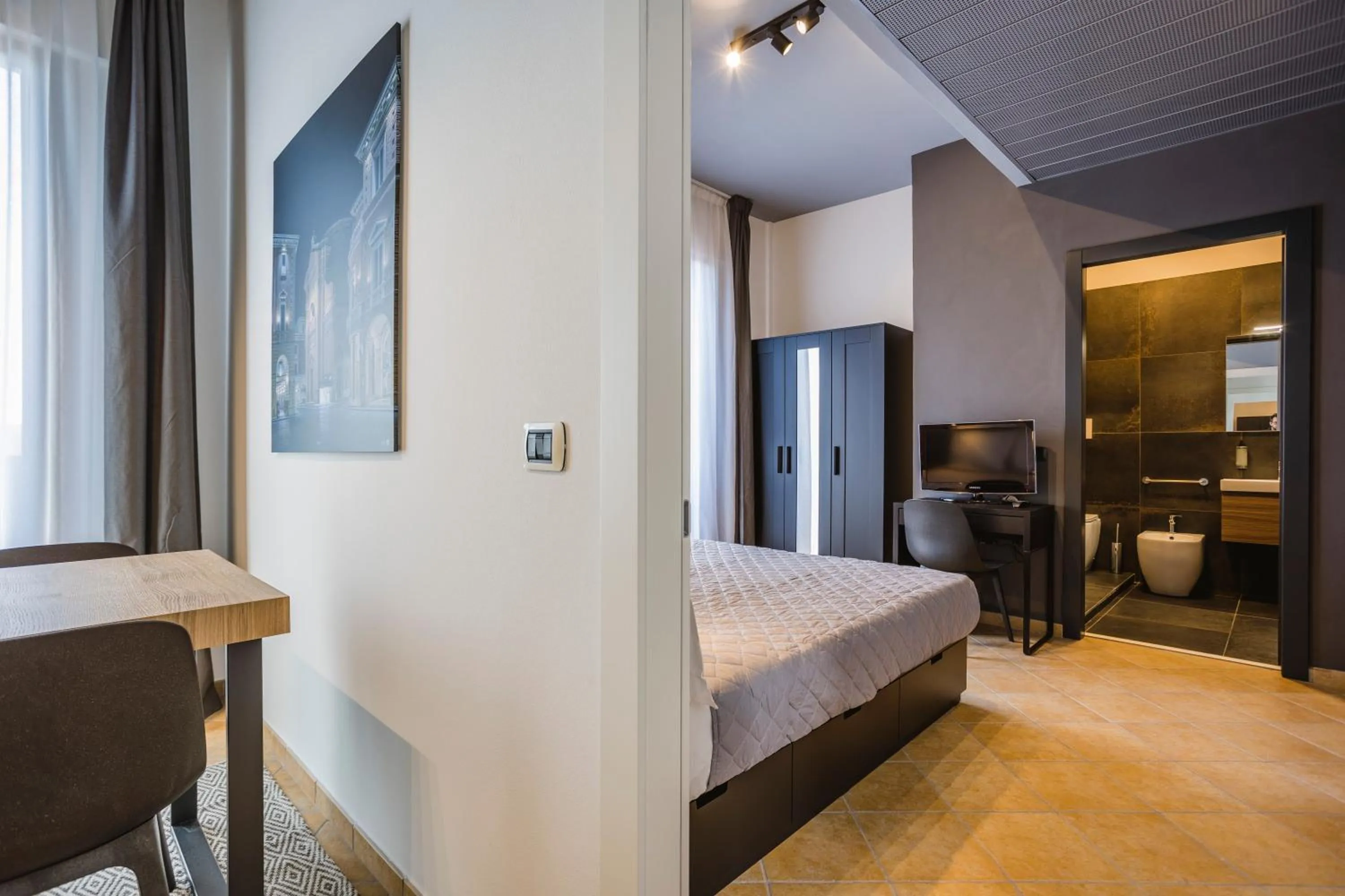 TV and multimedia, Bed in Residence 9 Line