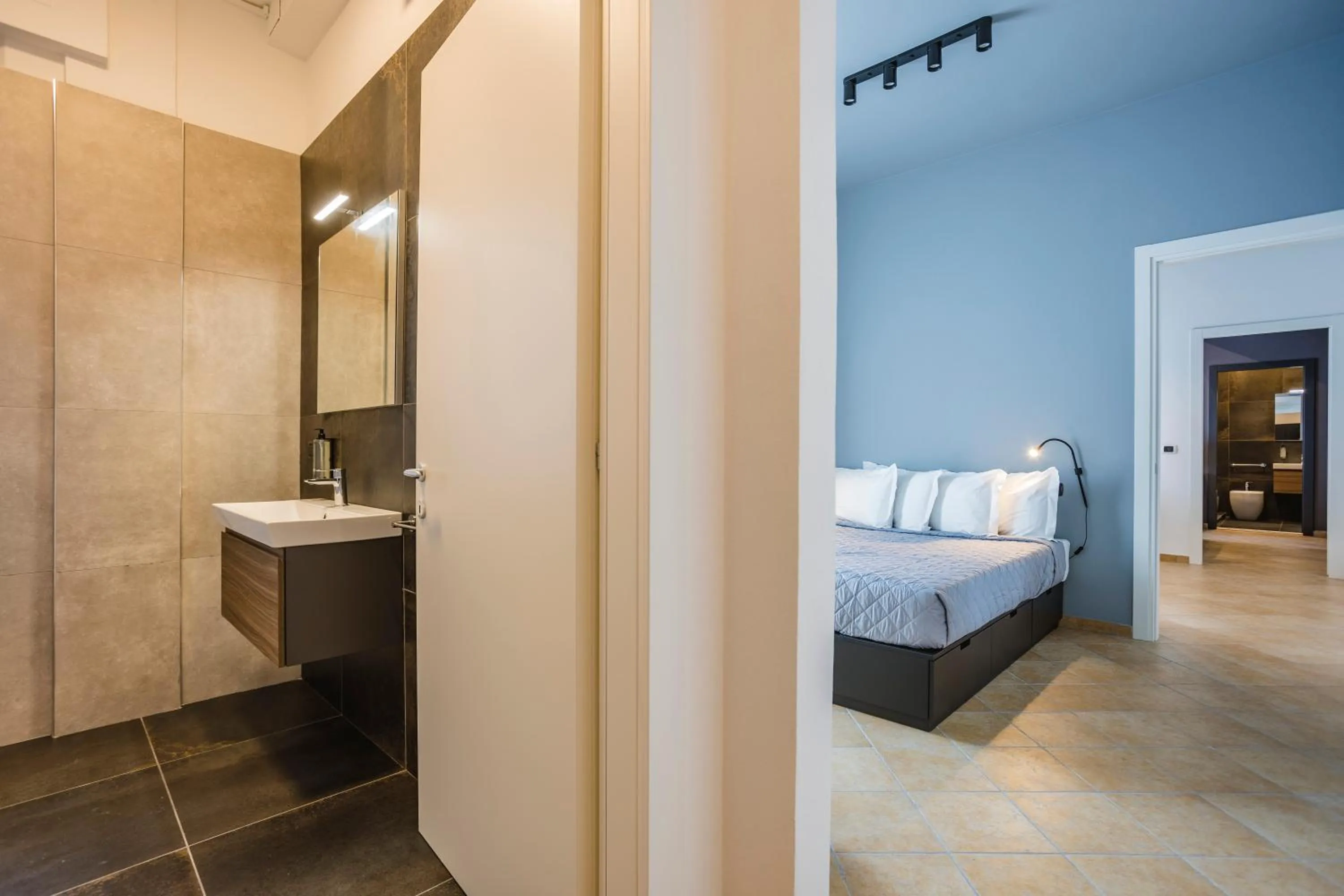 Bathroom, Bed in Residence 9 Line