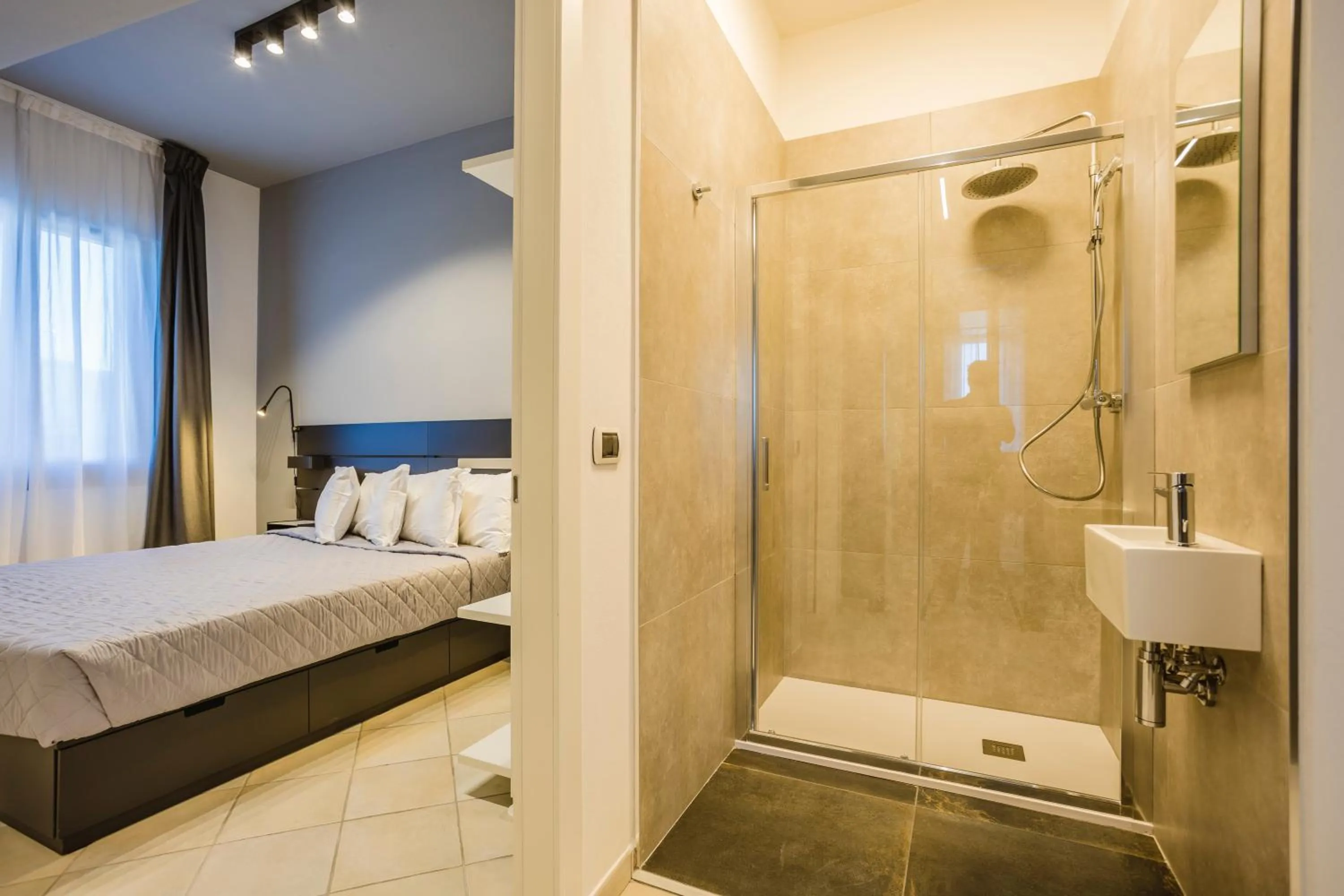 Shower, Bed in Residence 9 Line