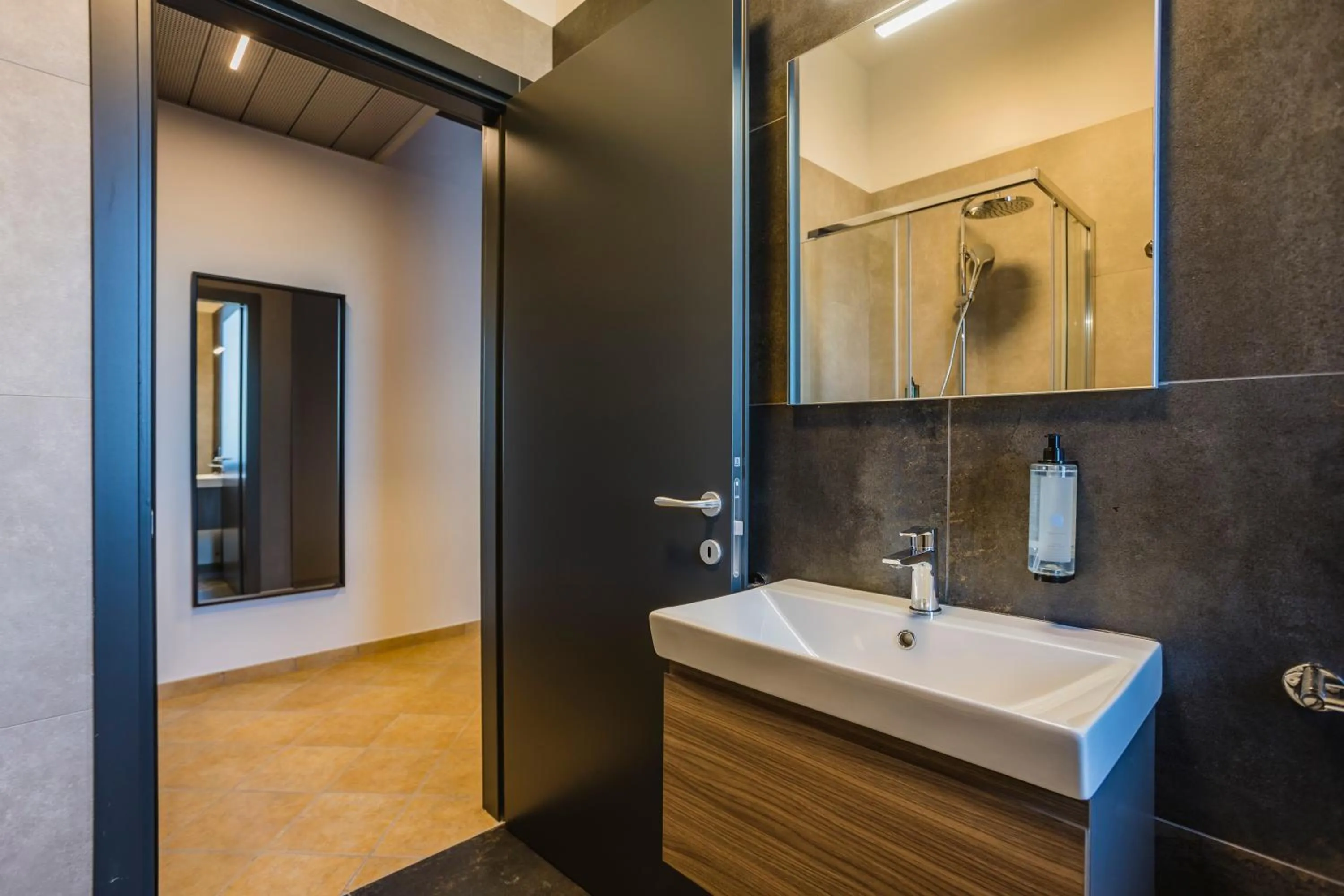 Shower in Residence 9 Line