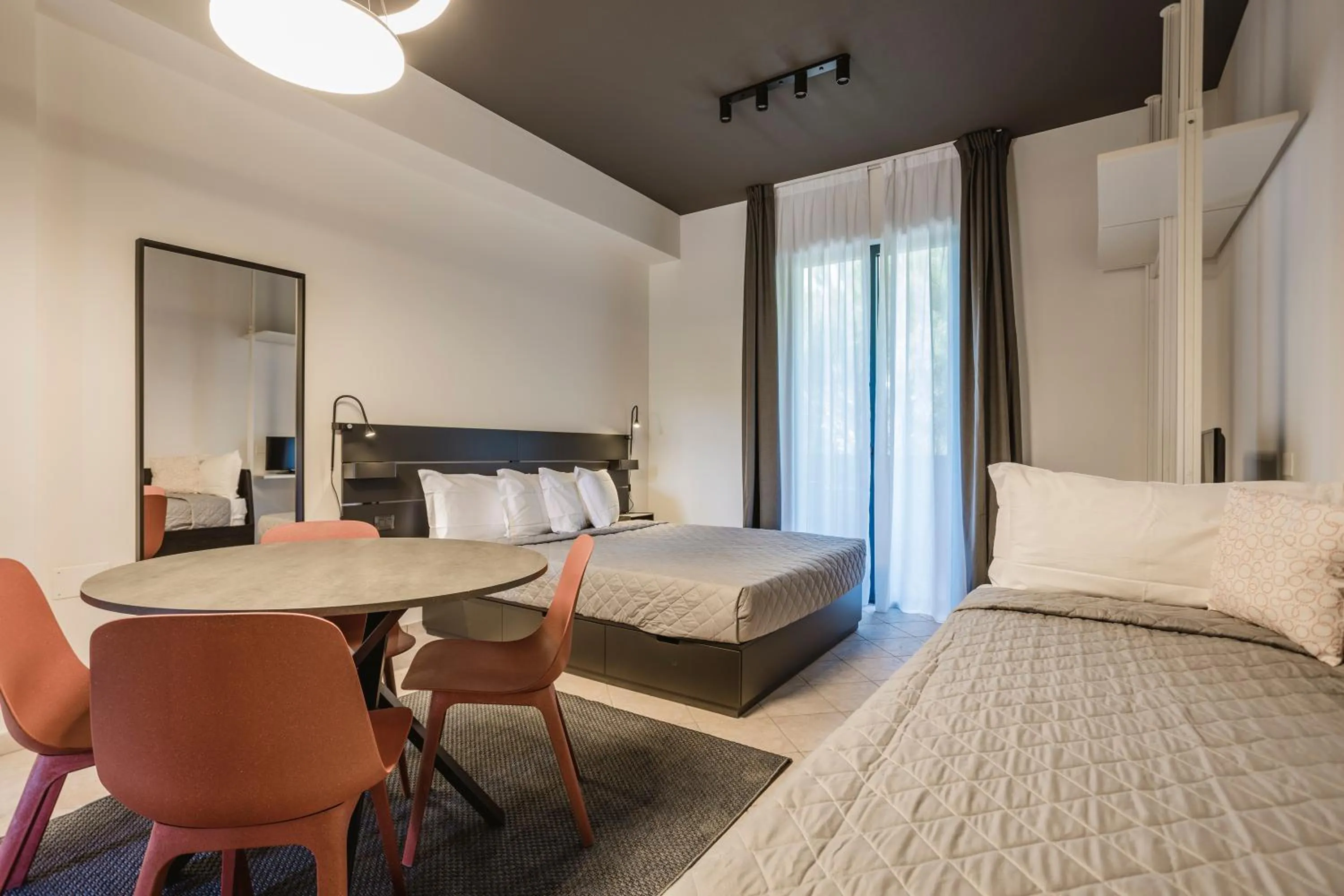 Photo of the whole room, Bed in Residence 9 Line