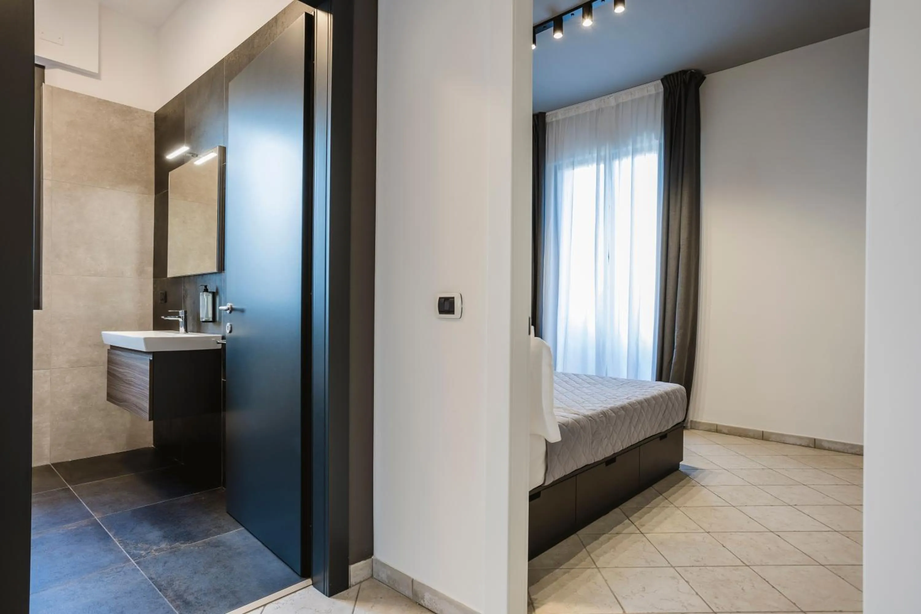 Bathroom, Bed in Residence 9 Line