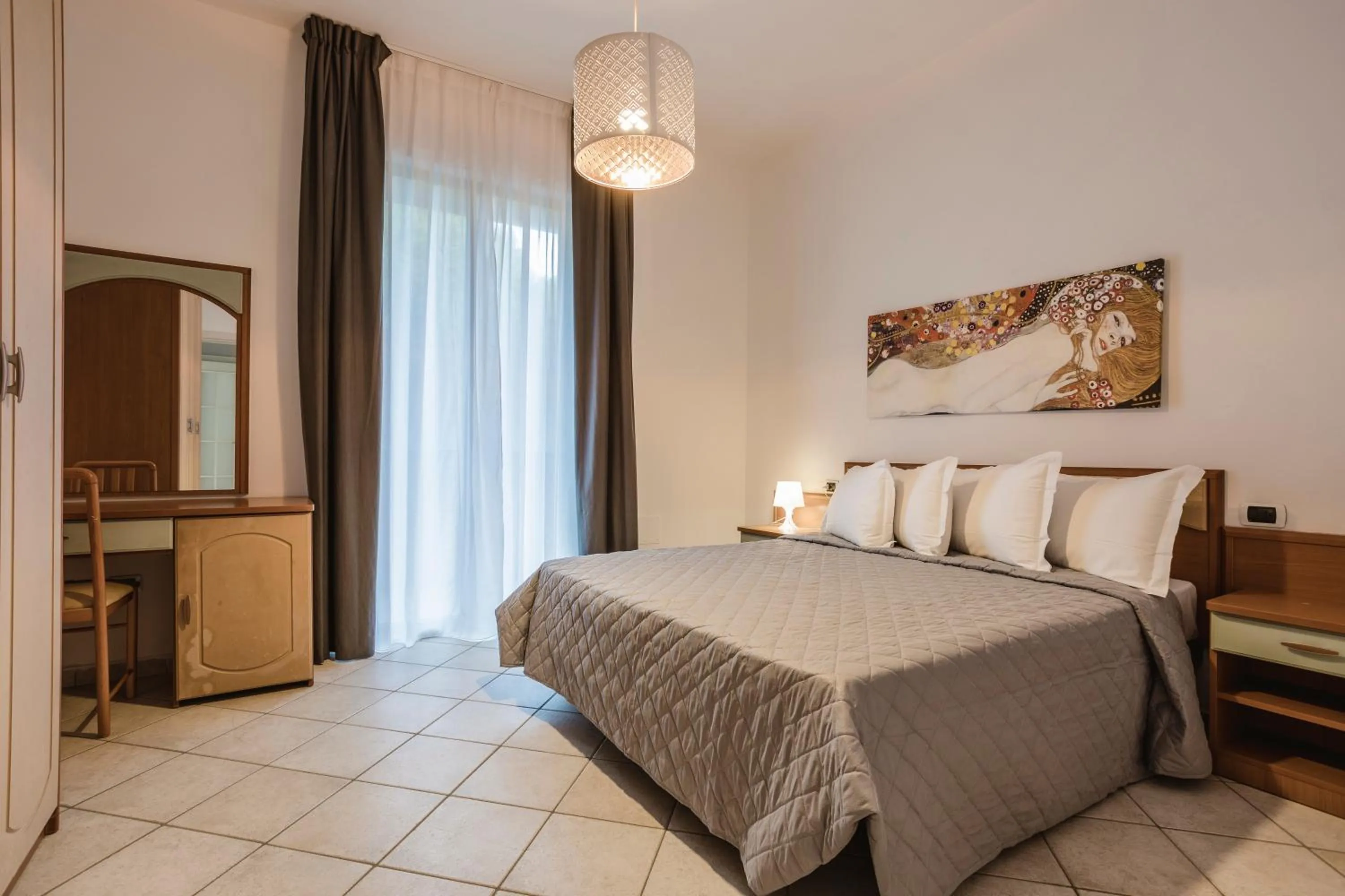 Bed in Residence 9 Line