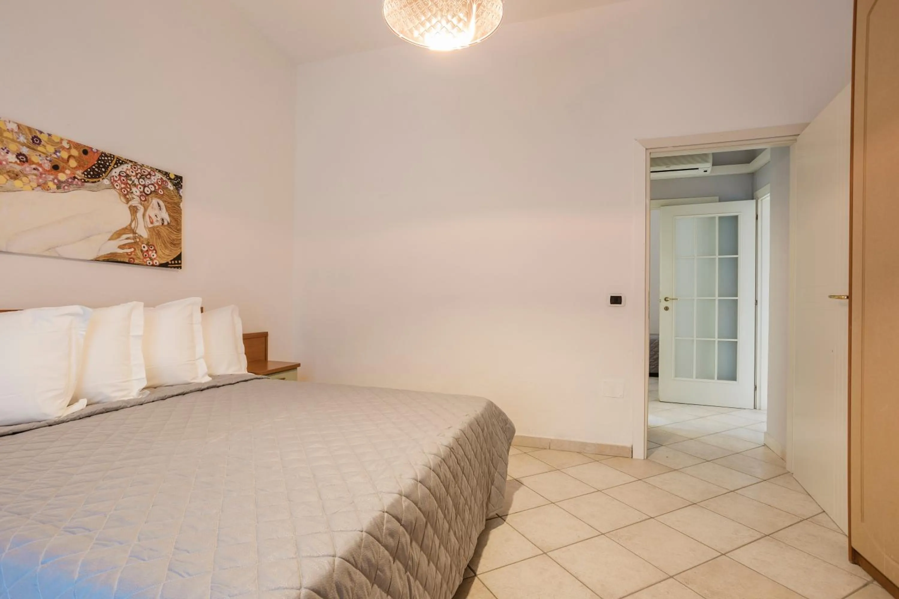 Bed in Residence 9 Line