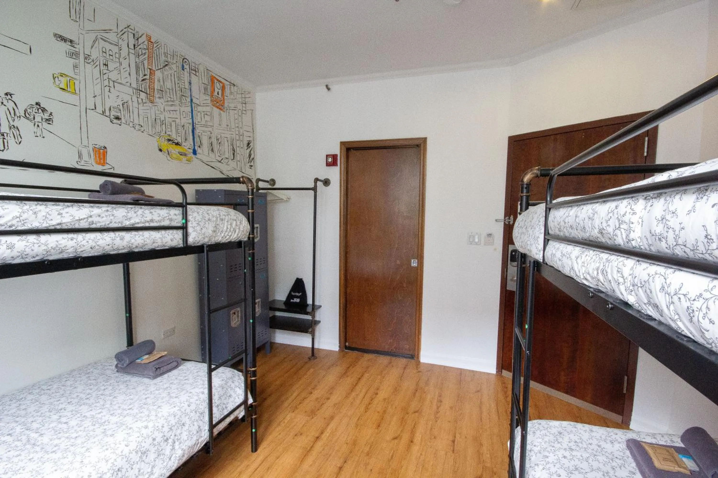 bunk bed, Bed in JG Sohotel