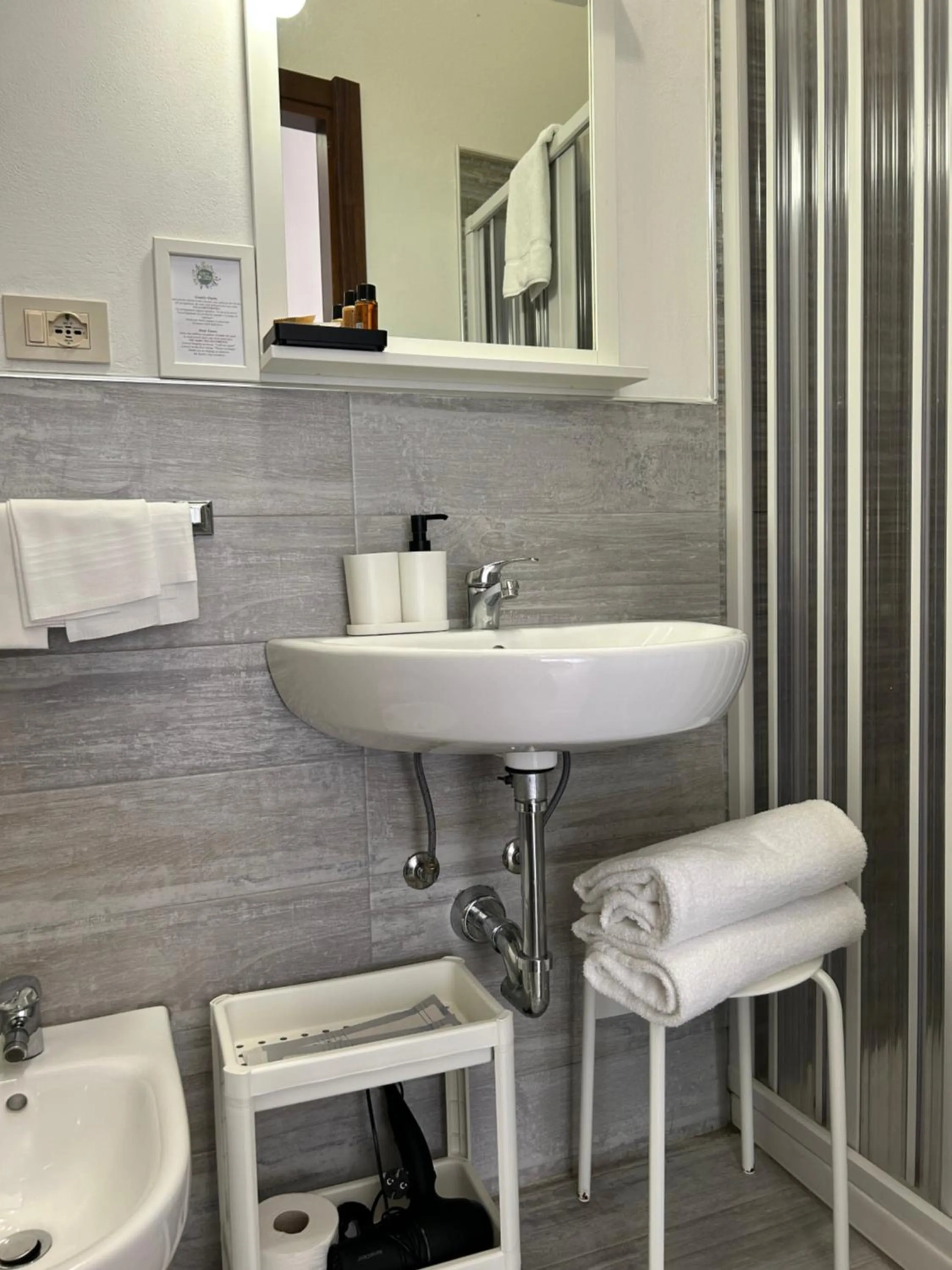 Bathroom in Hotel Cecile