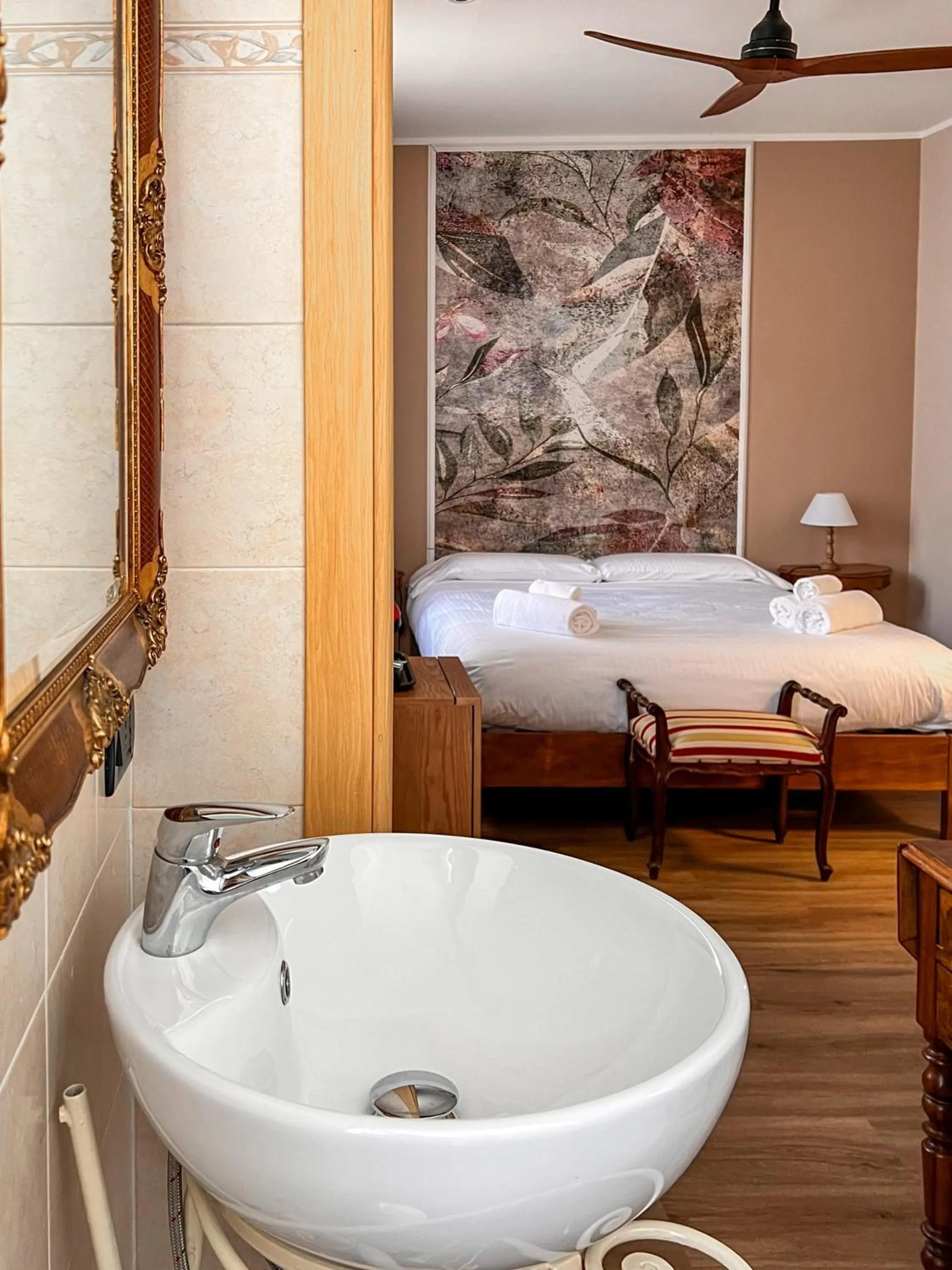 Bathroom, Bed in Convento Boutique Hotel