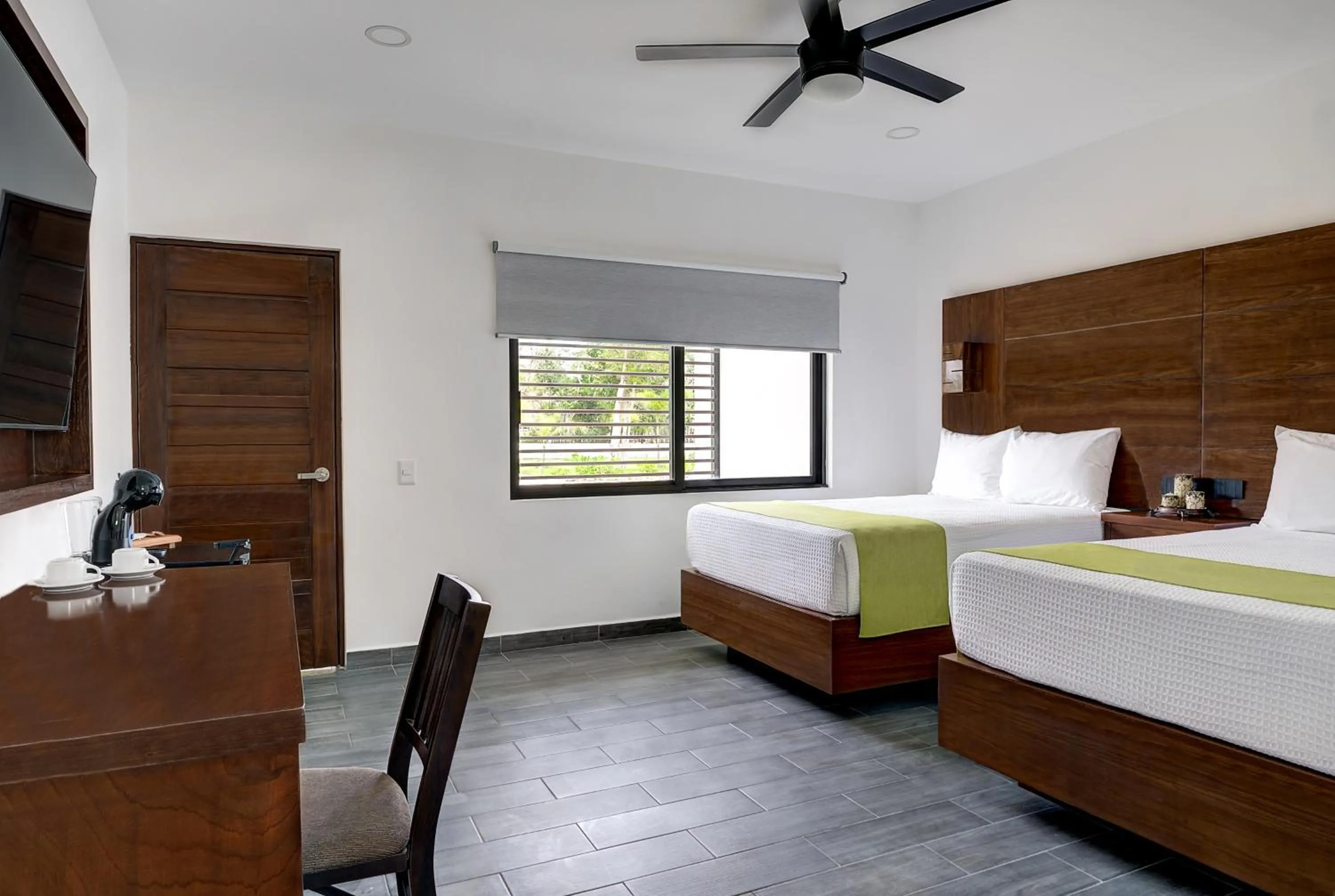 Photo of the whole room, Bed in Mayan Water Hotel