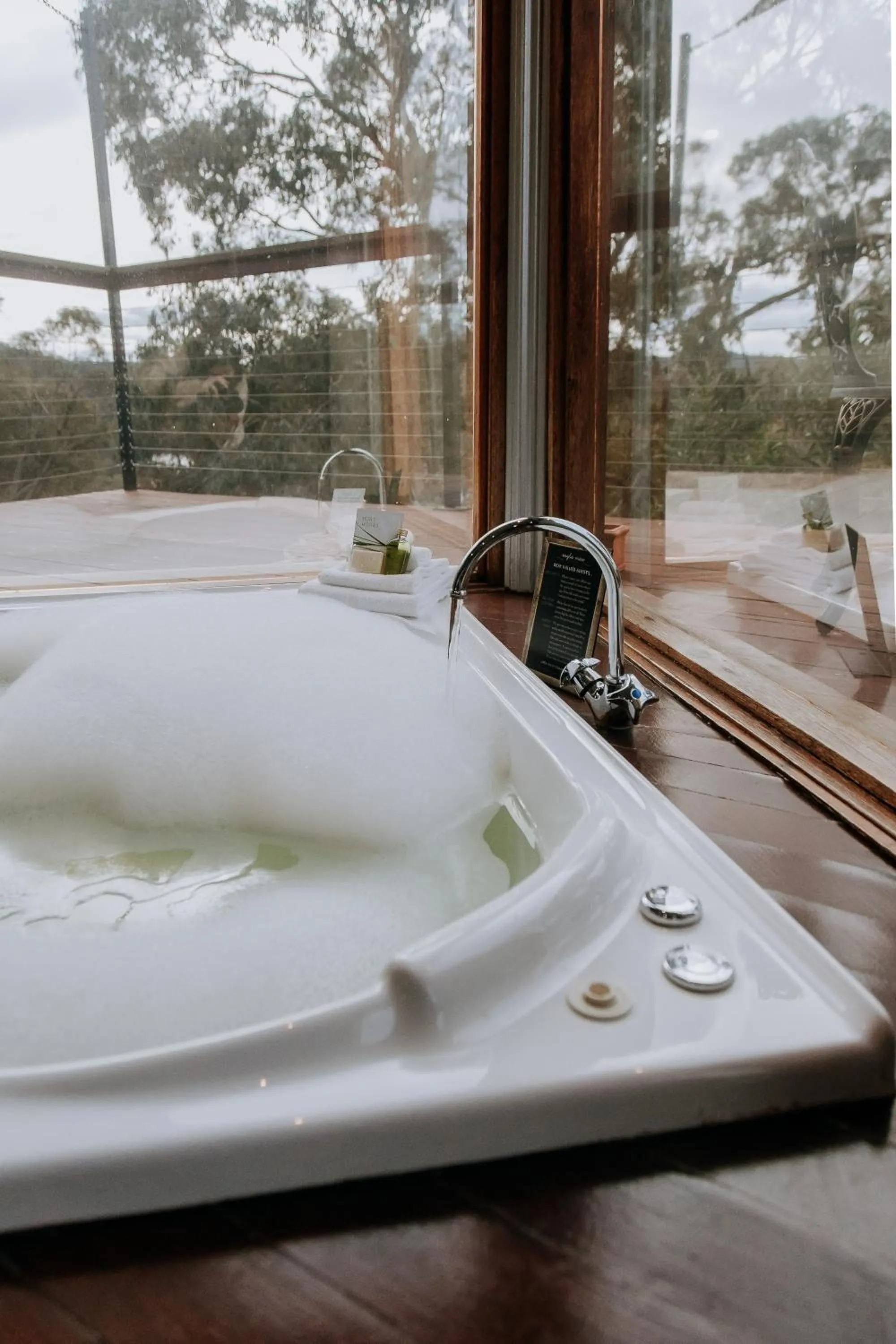 Natural landscape in Eagle View Escape