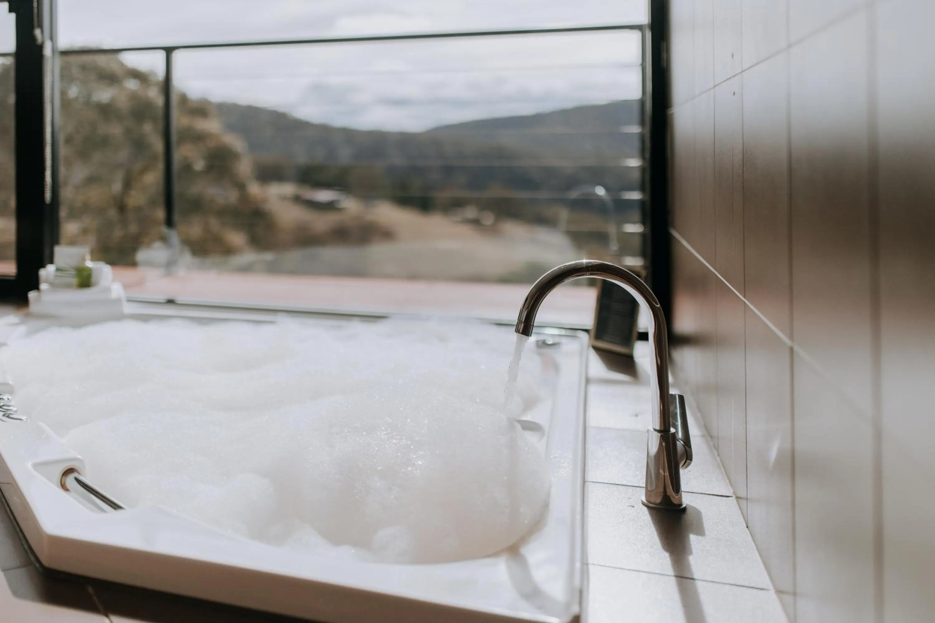 Hot Tub in Eagle View Escape