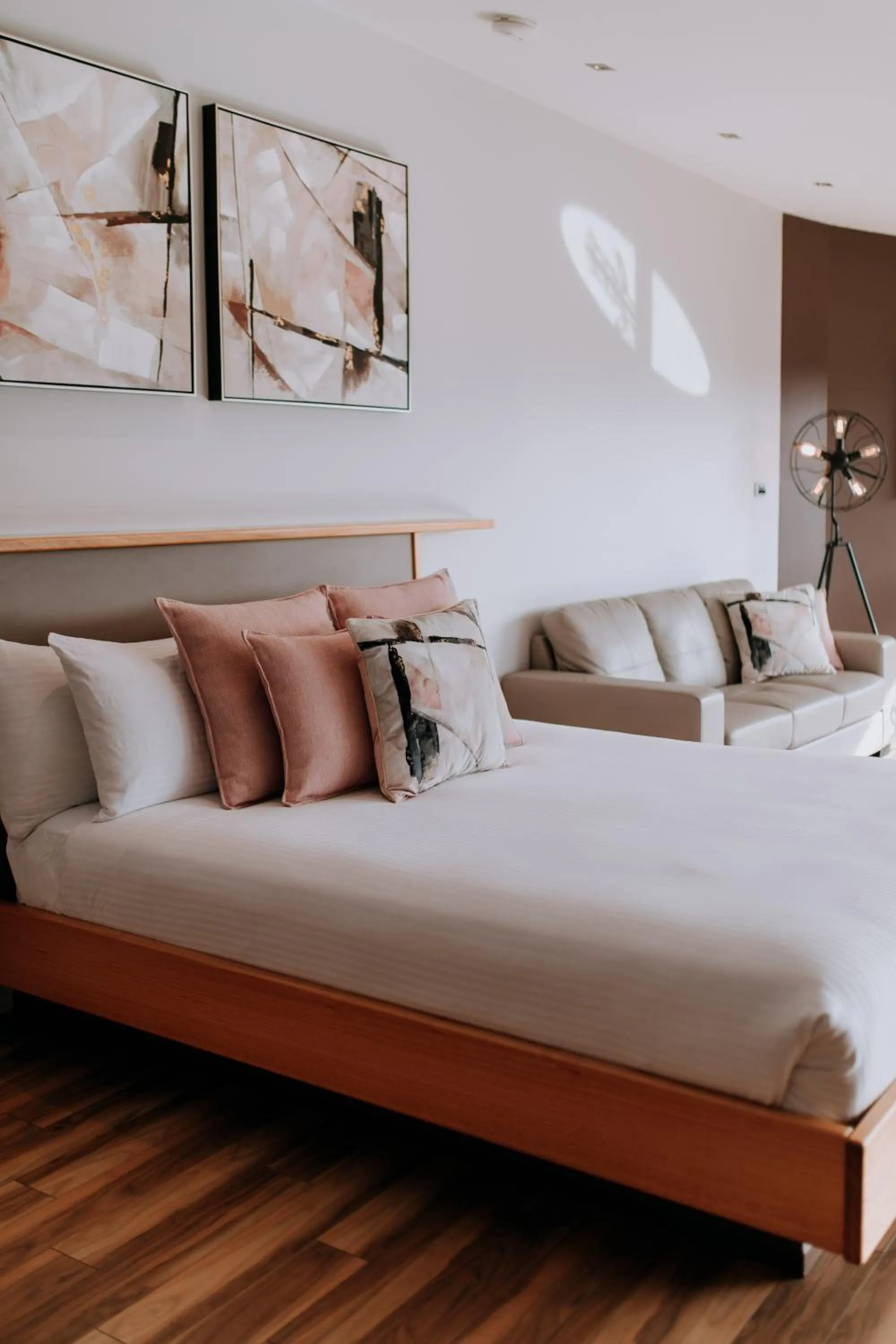 Bed in Eagle View Escape