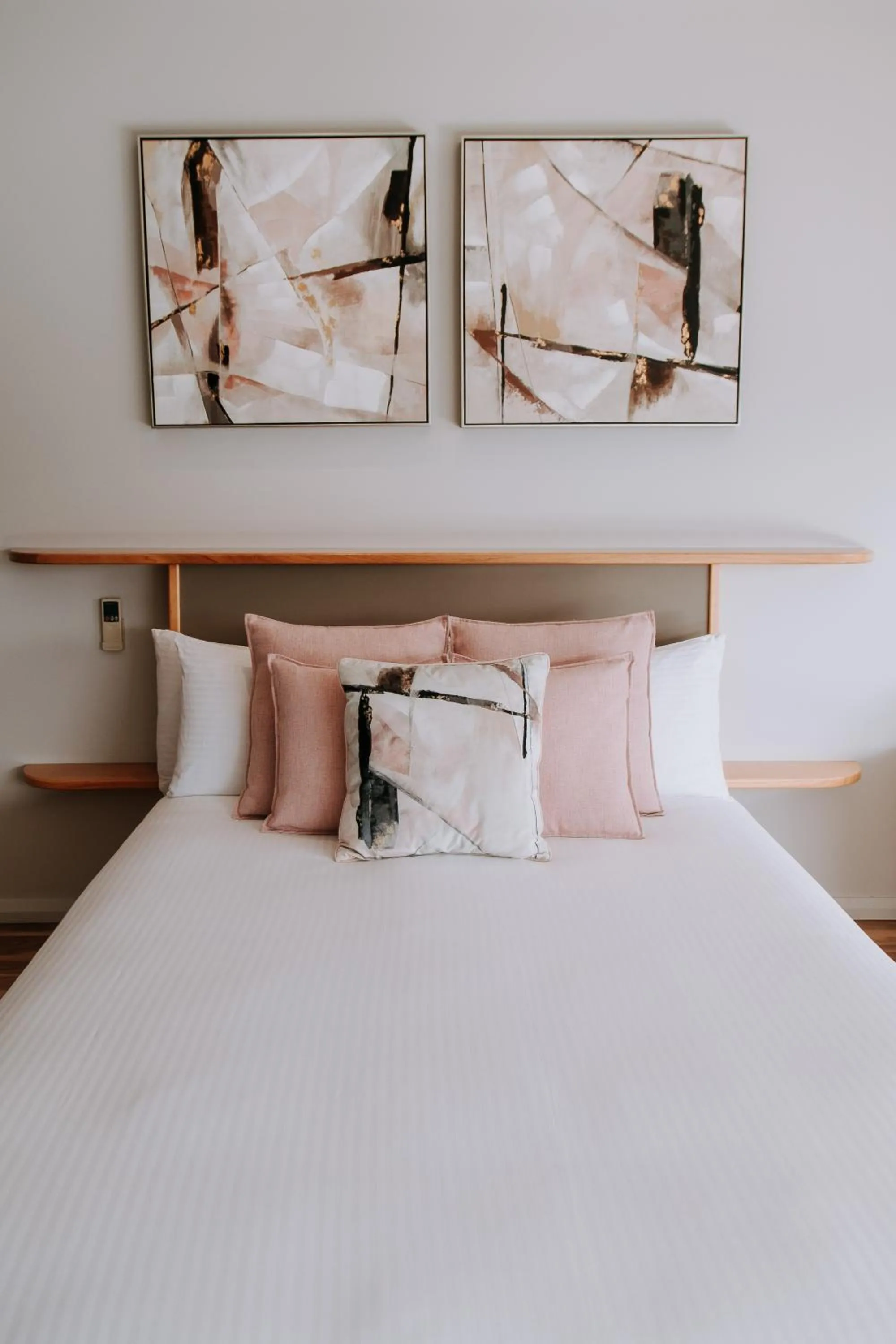 Bedroom, Bed in Eagle View Escape