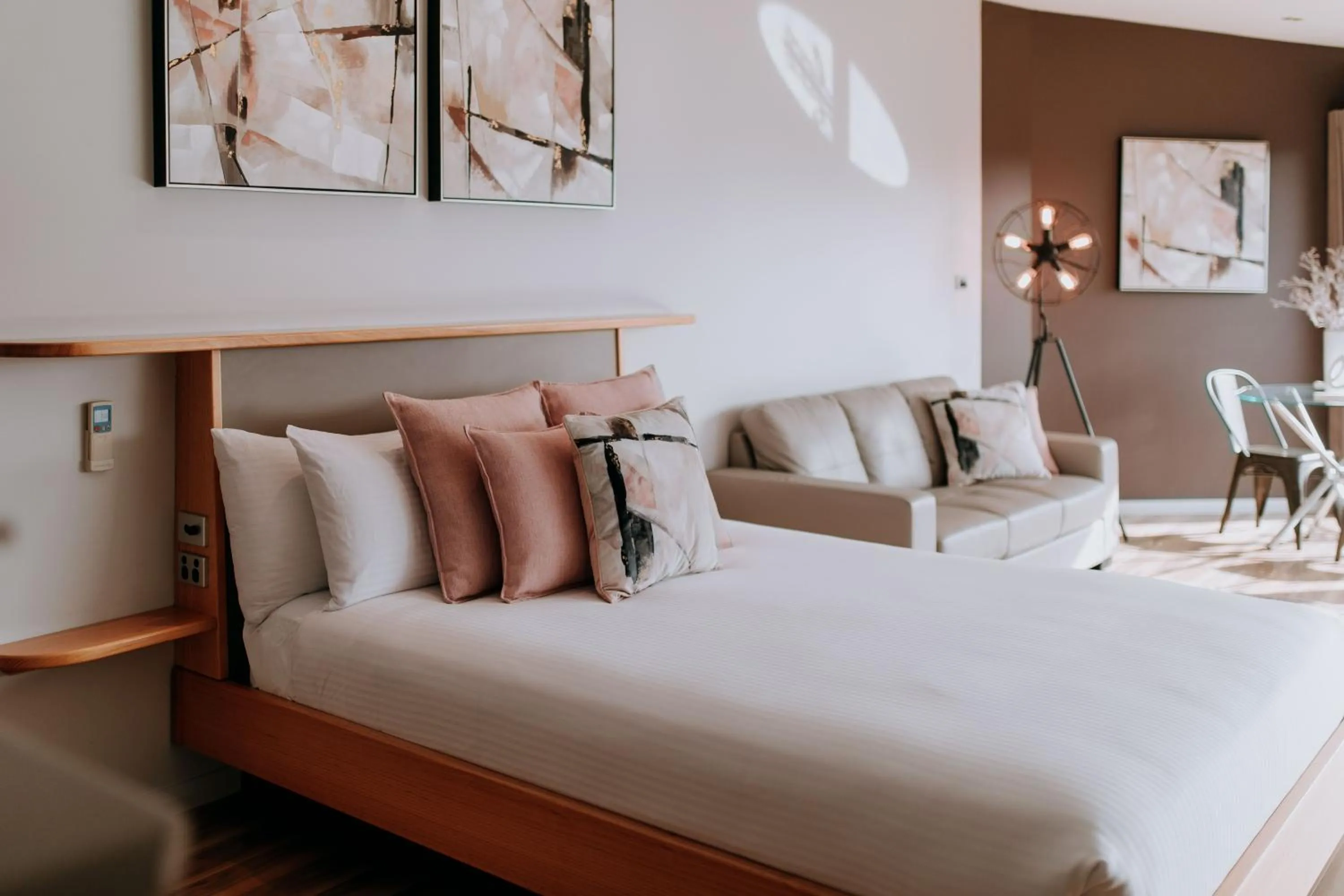 Bedroom, Bed in Eagle View Escape