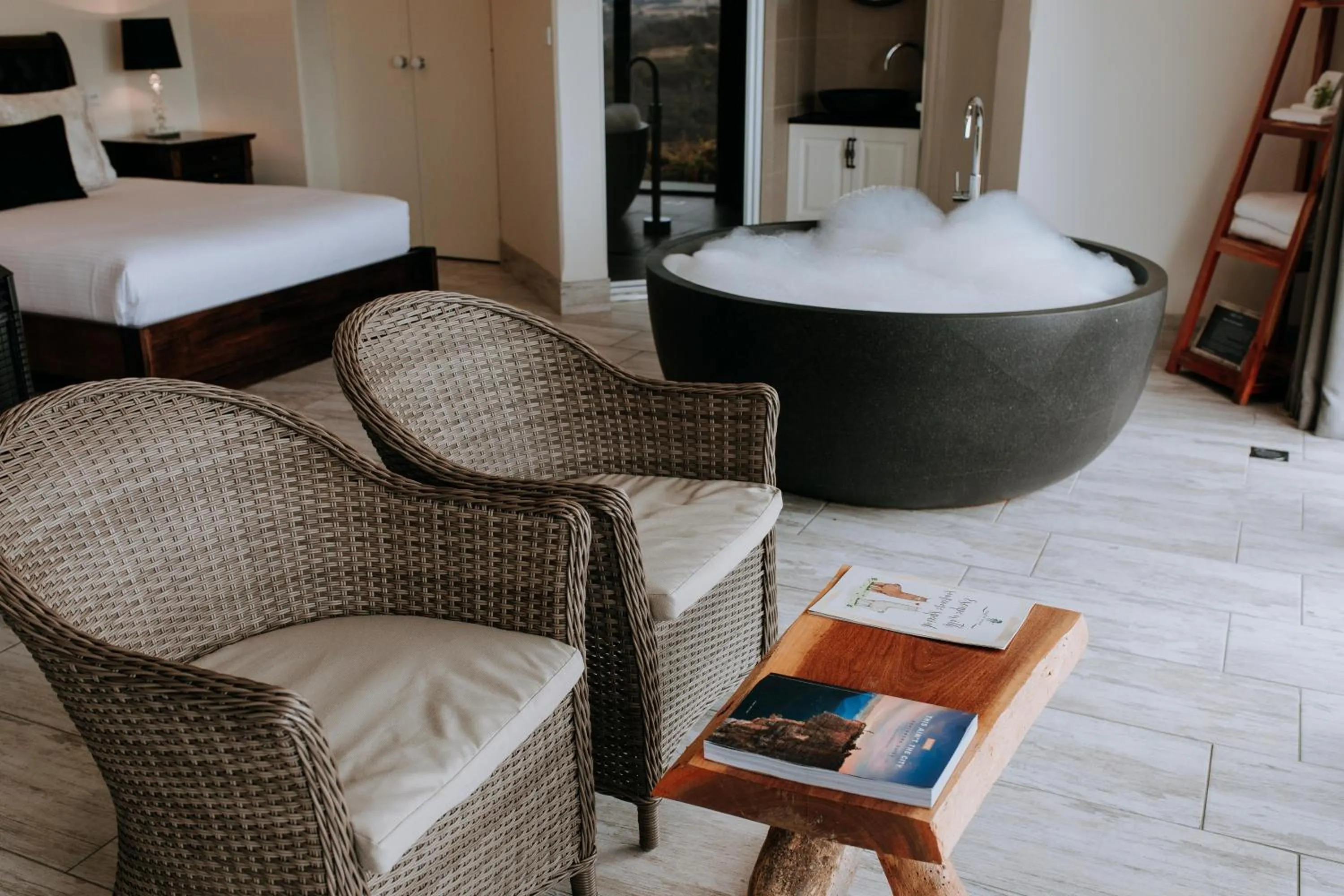 Photo of the whole room, Bed in Eagle View Escape