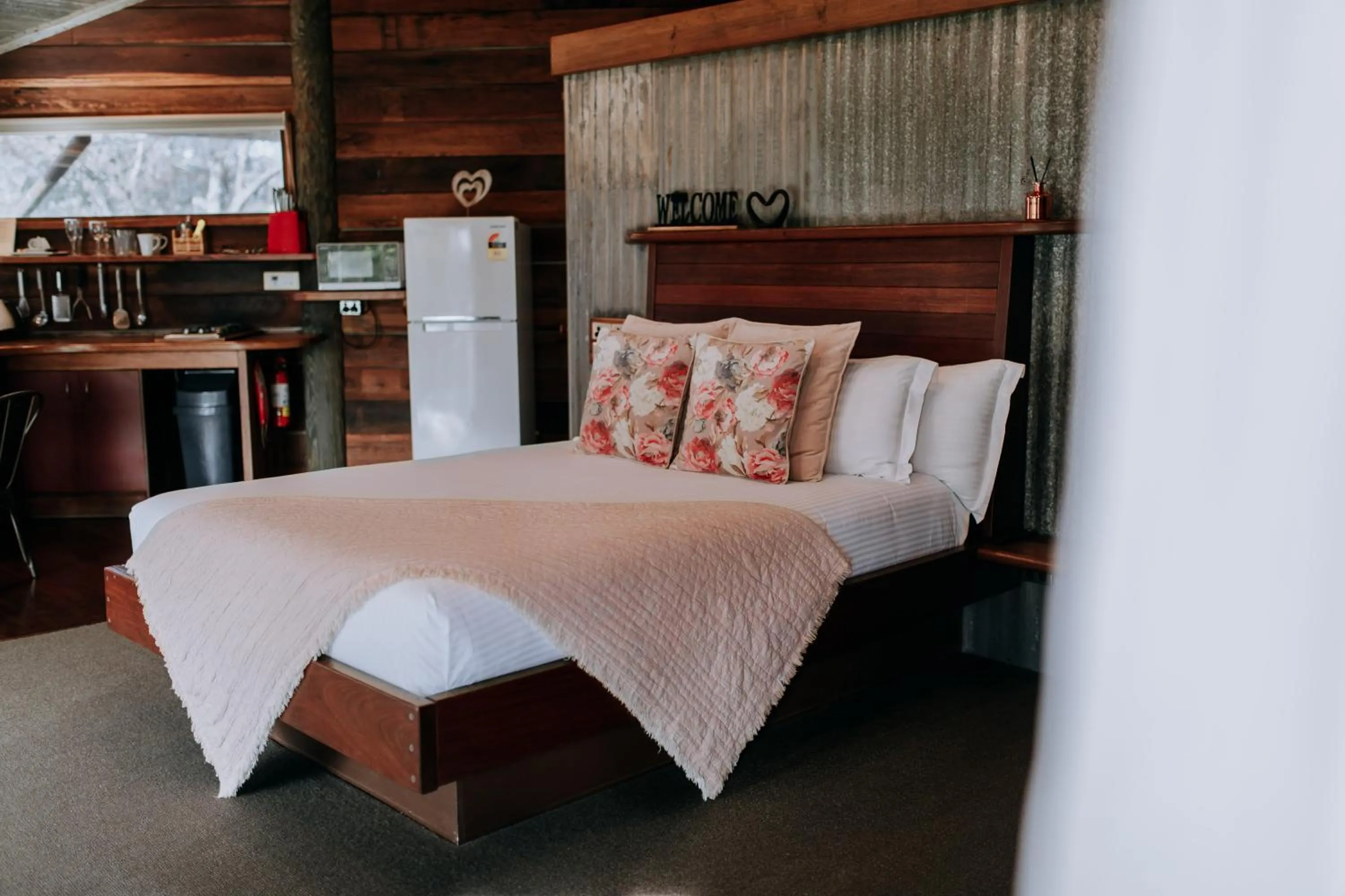 Bed in Eagle View Escape