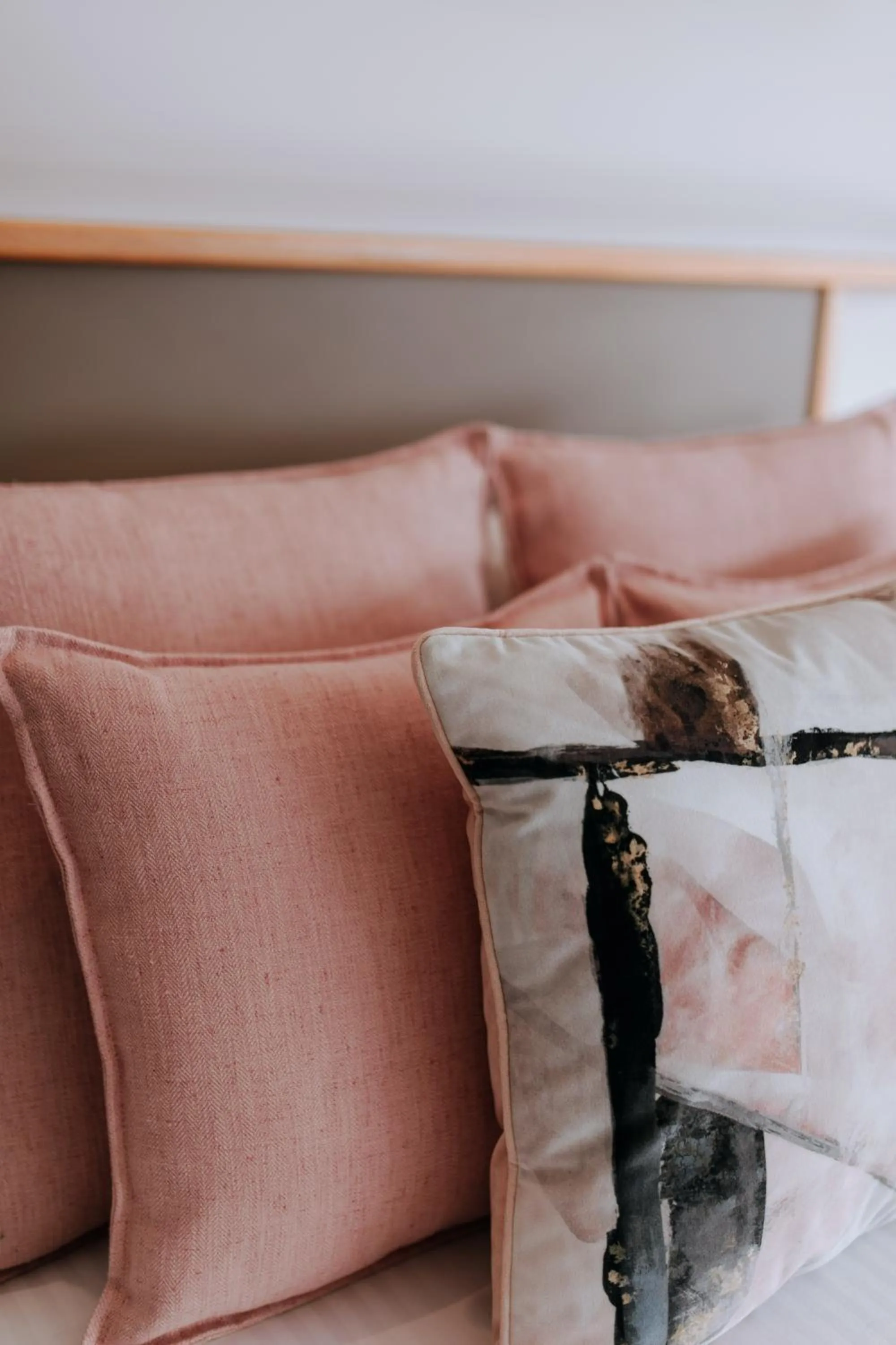 Bed in Eagle View Escape