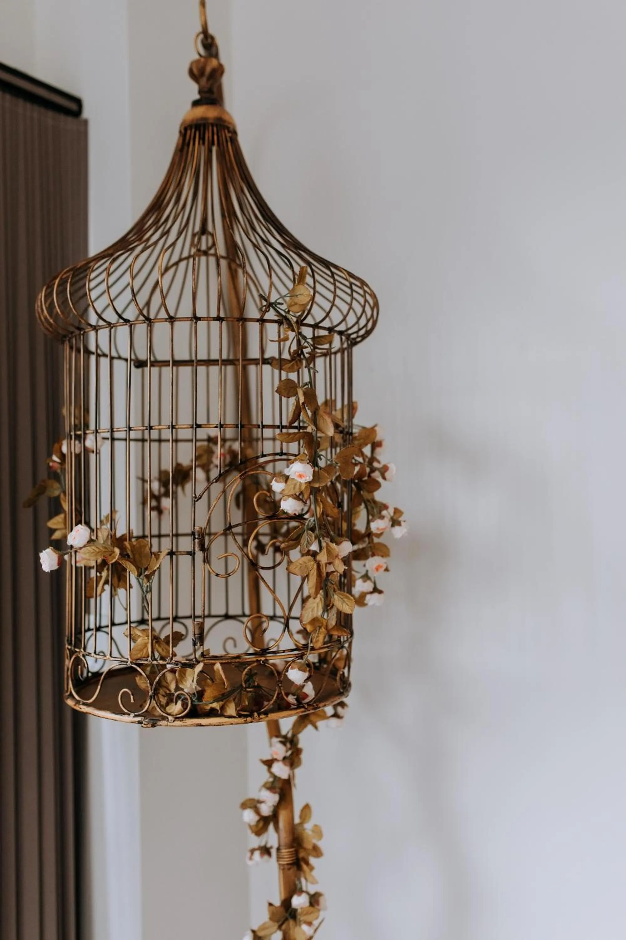 Decorative detail in Eagle View Escape