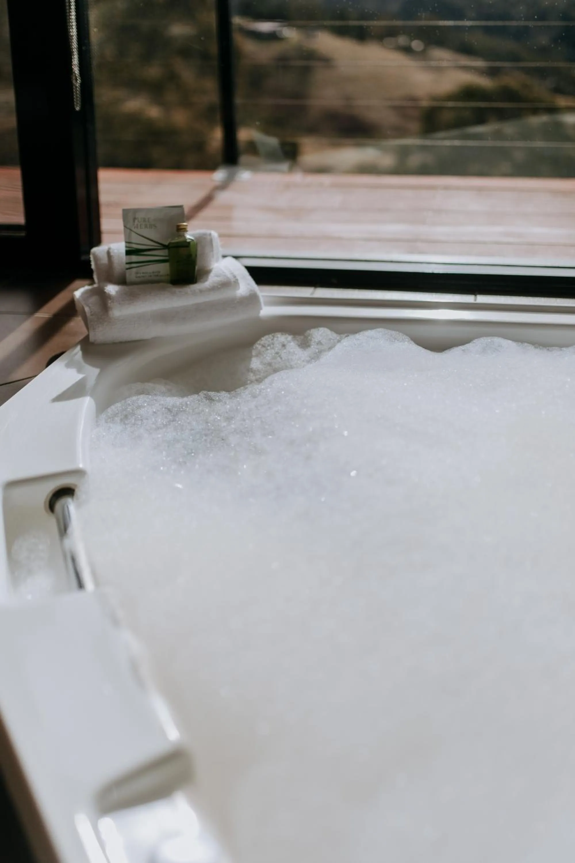 Hot Tub in Eagle View Escape