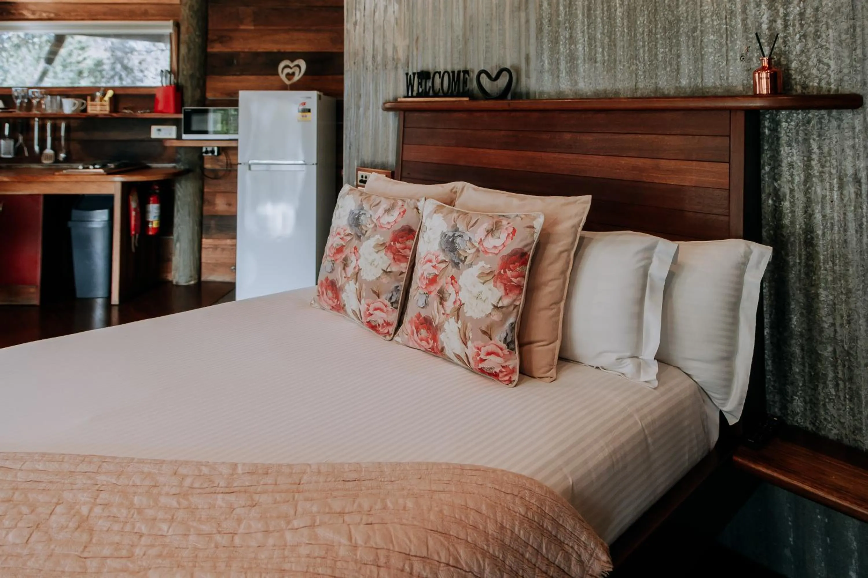 Bed in Eagle View Escape