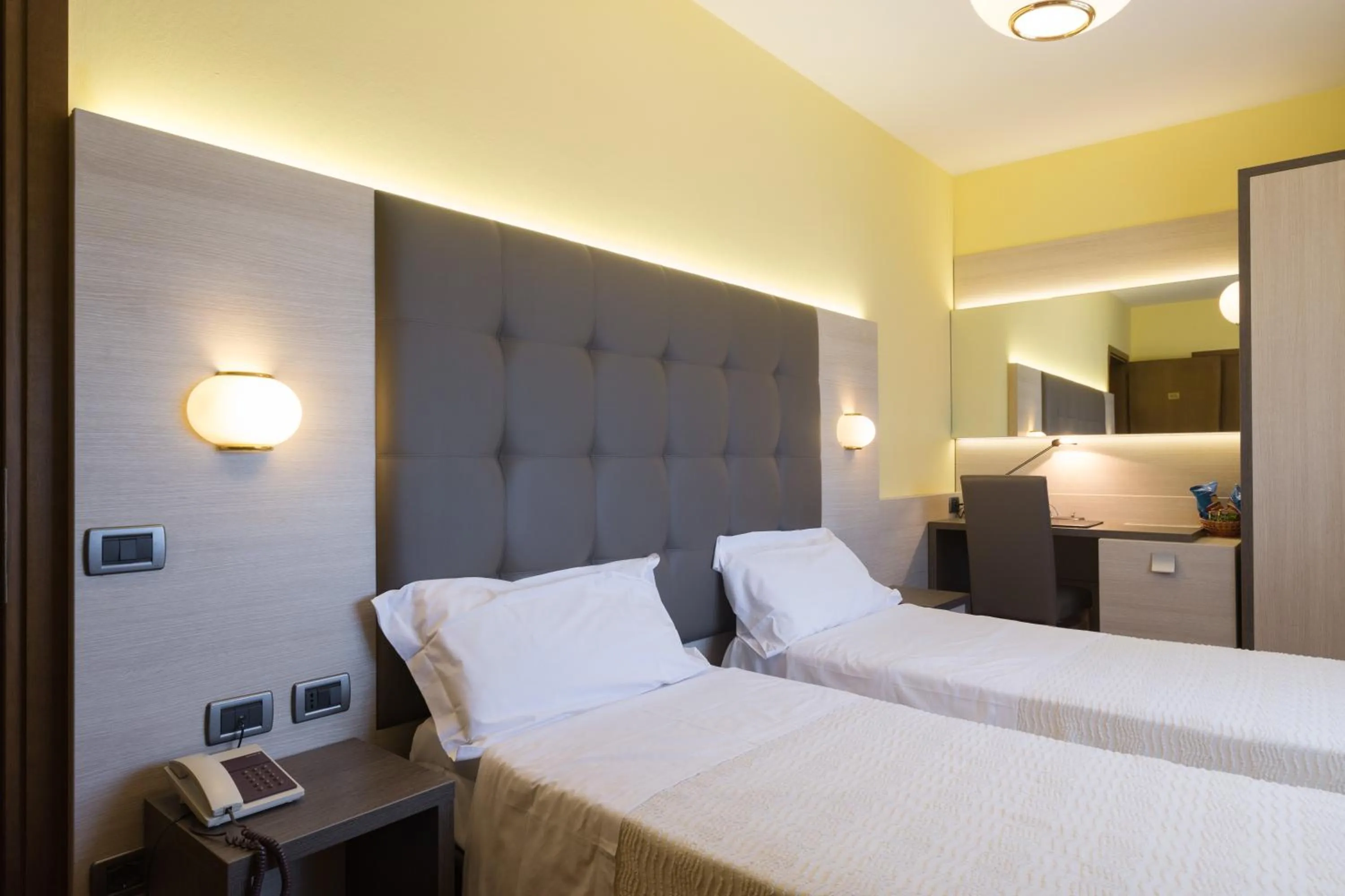 Bed in Park Hotel Ristorante Ca' Bianca