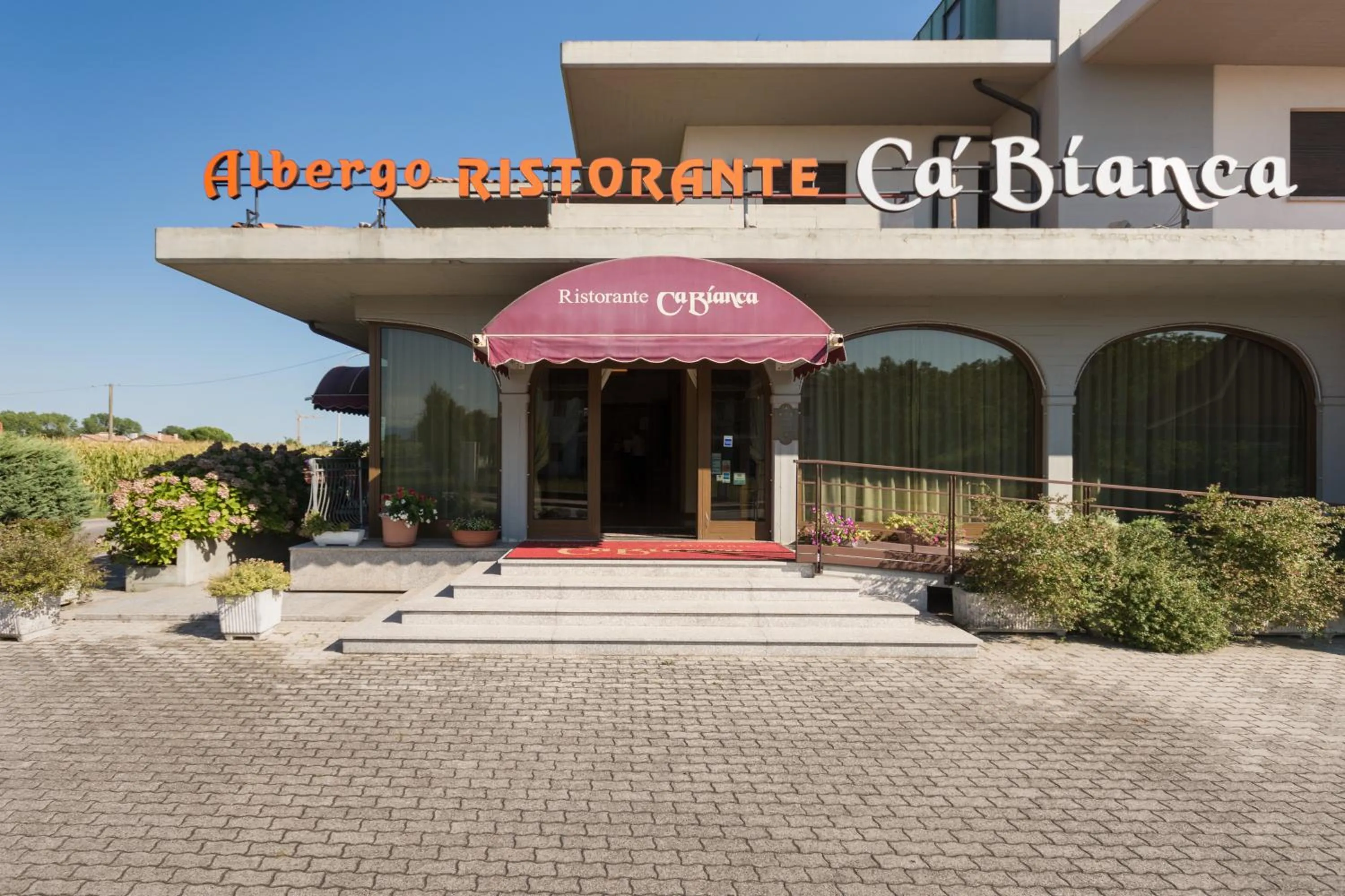 Facade/entrance in Park Hotel Ristorante Ca' Bianca