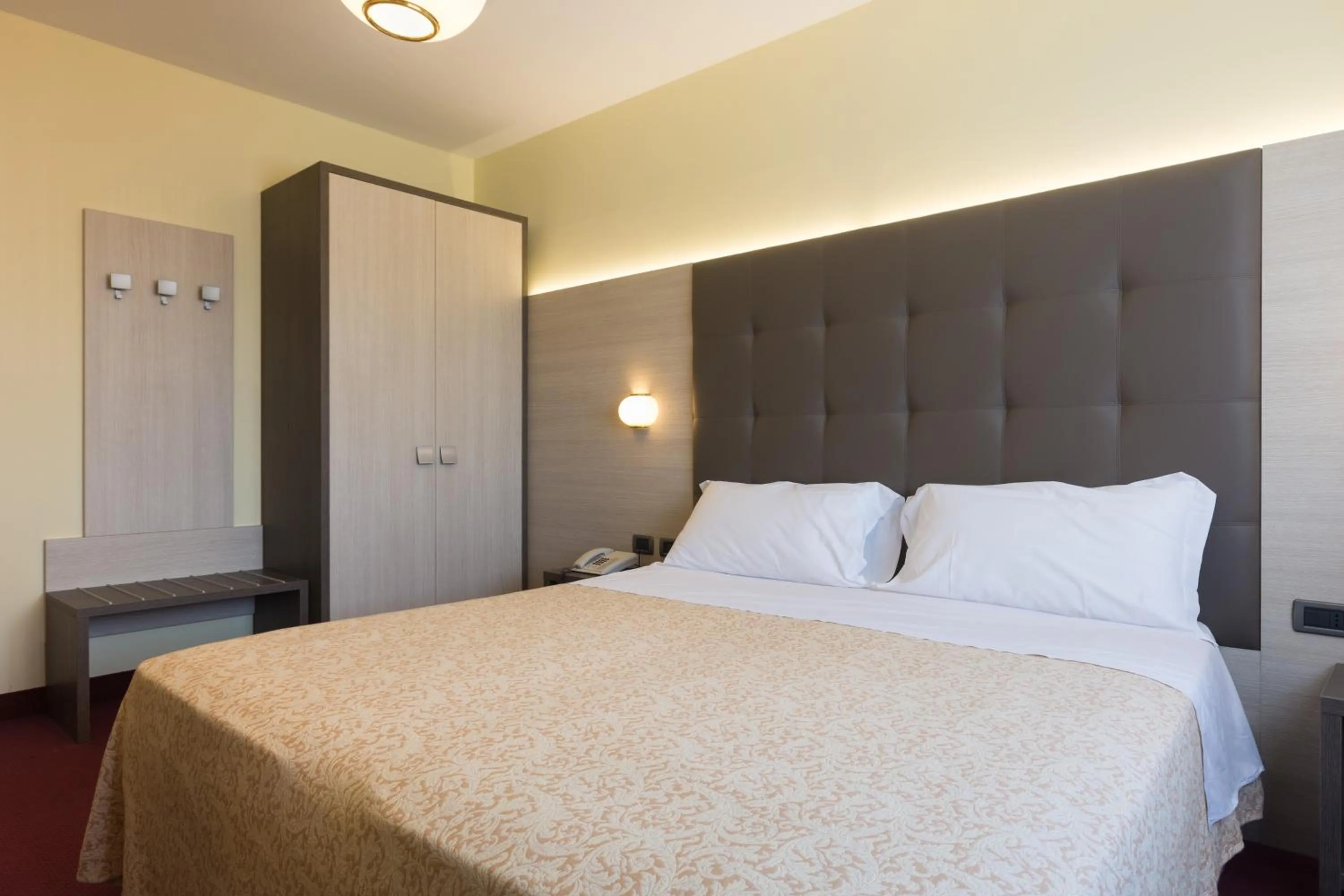 Bed in Park Hotel Ristorante Ca' Bianca