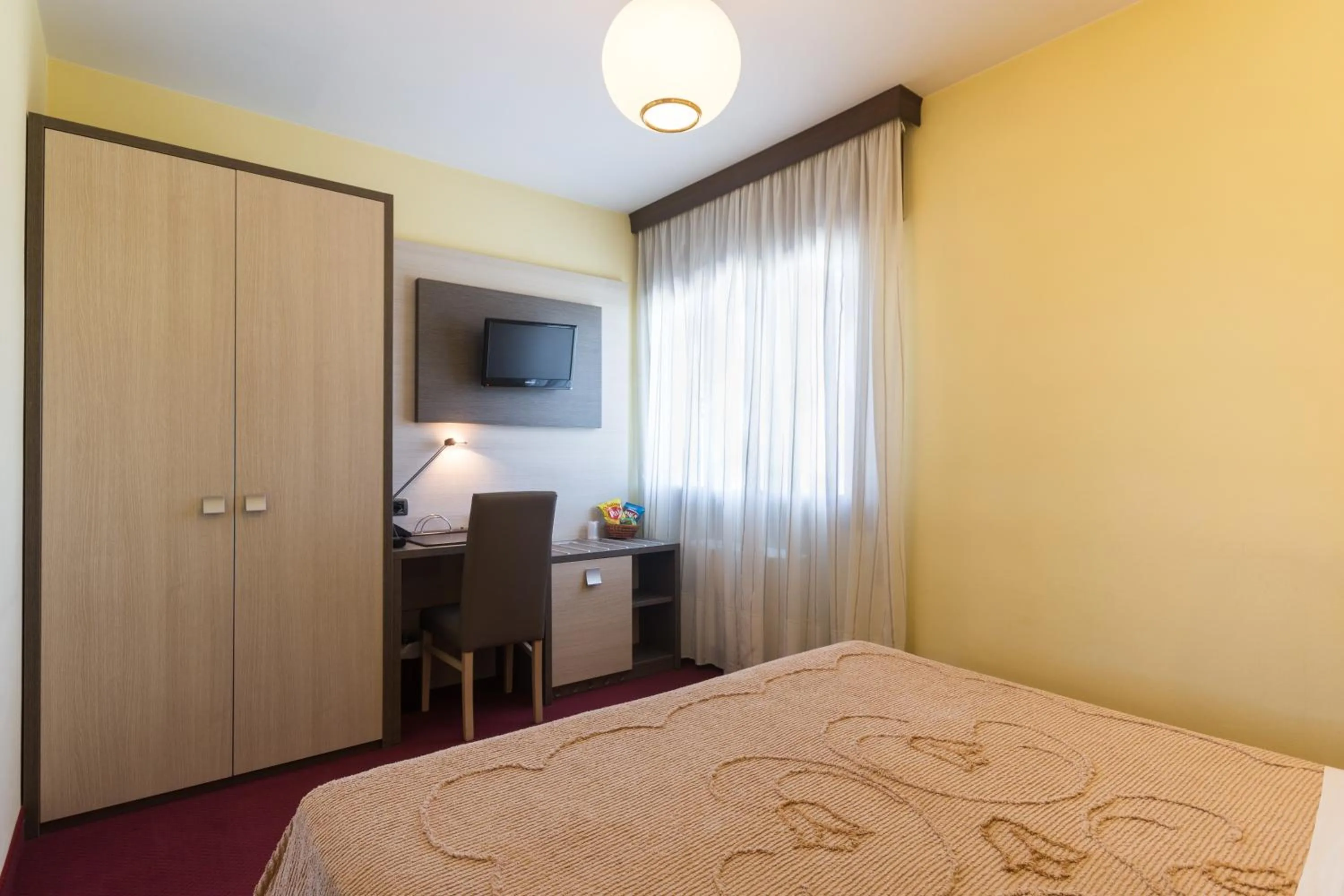 Bed in Park Hotel Ristorante Ca' Bianca