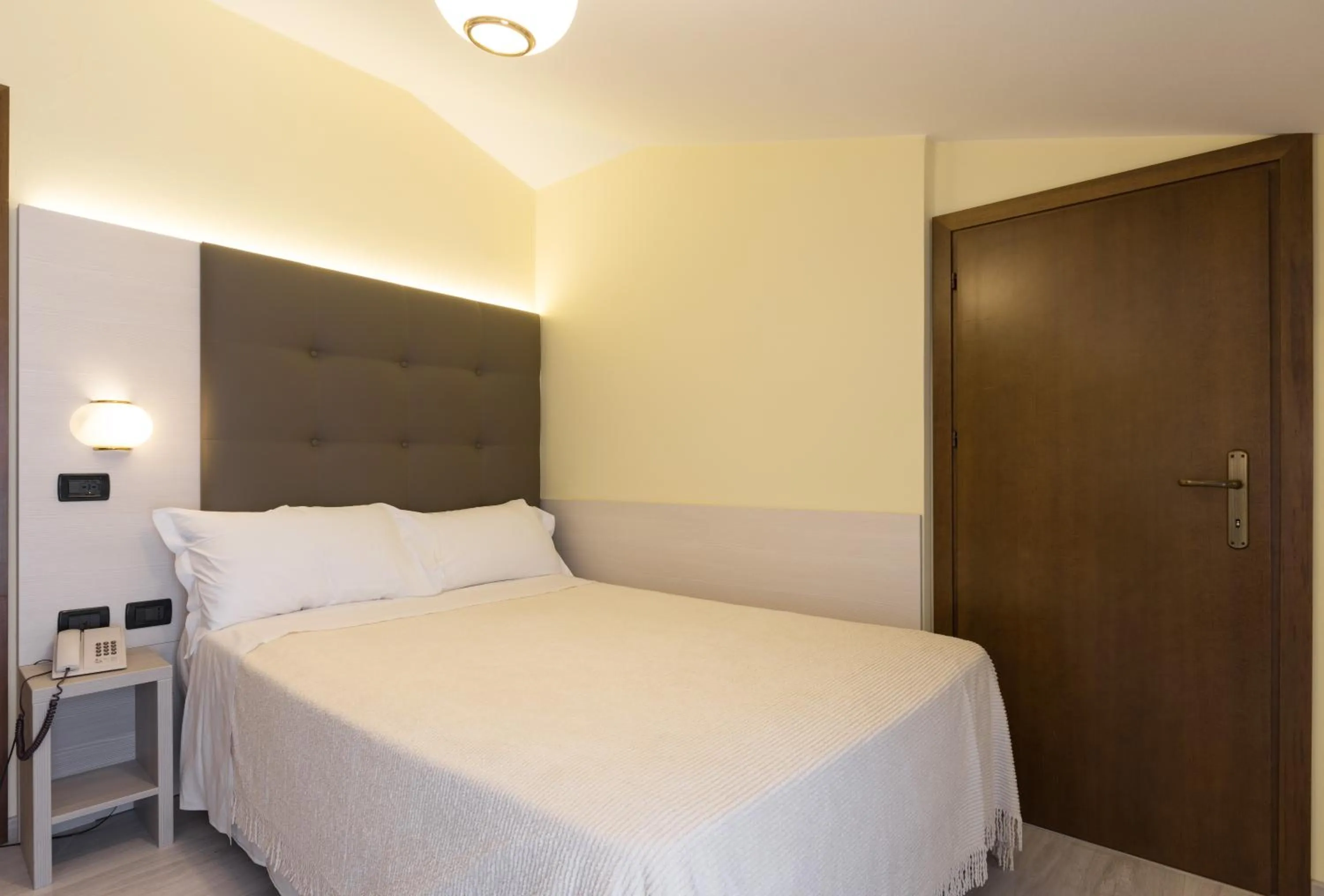 Bed in Park Hotel Ristorante Ca' Bianca