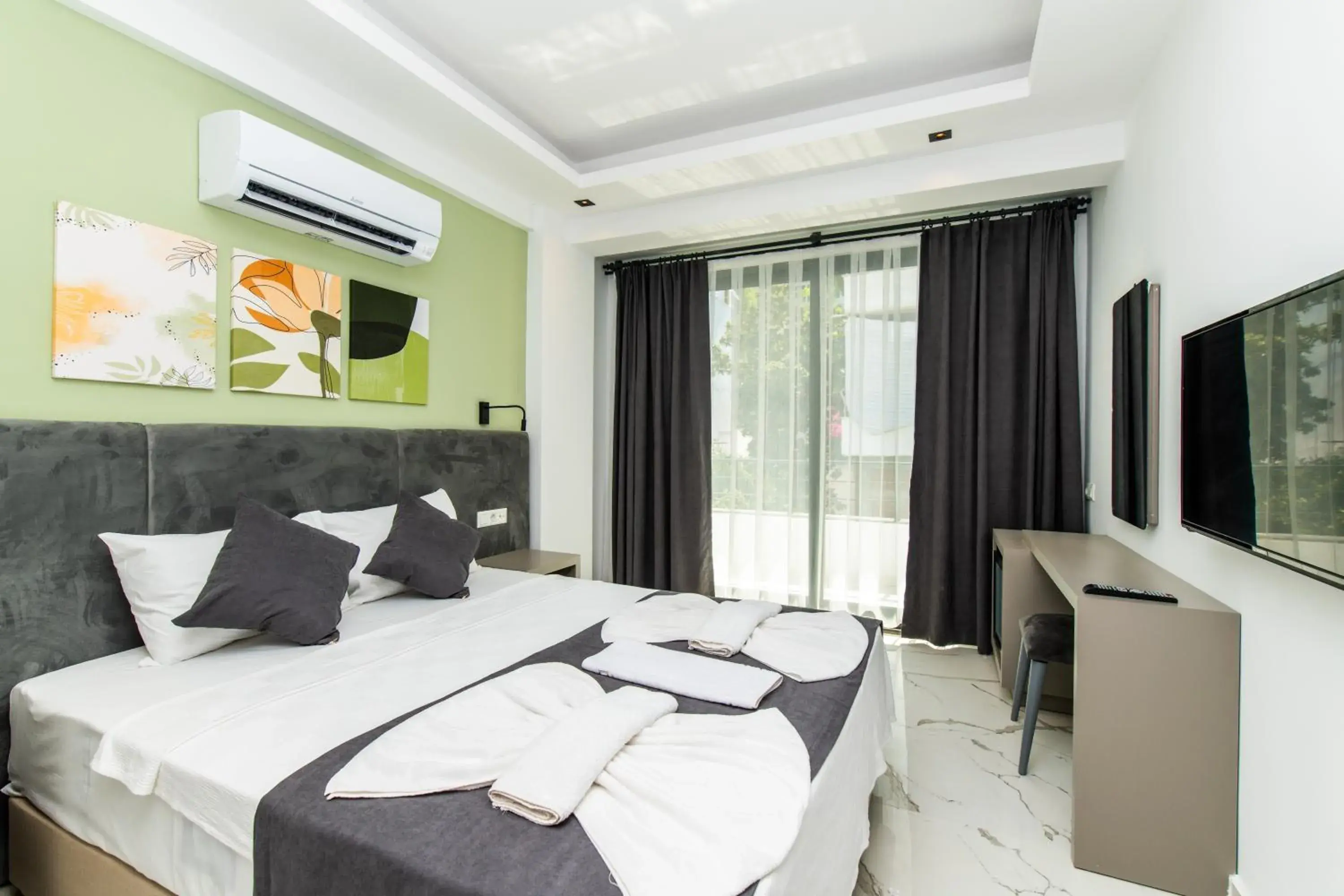 Standard Double Room in Leonis Hotel Standard Double Room in Leonis Hotel