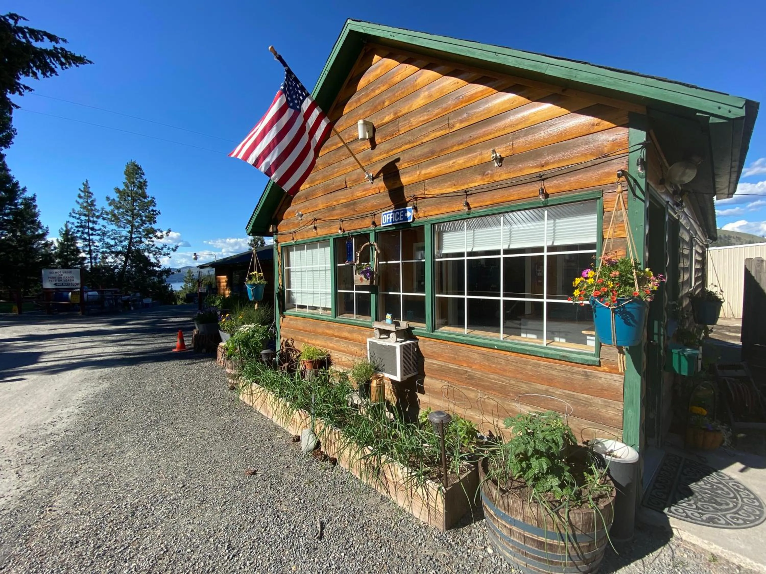 Columbia Point Resort