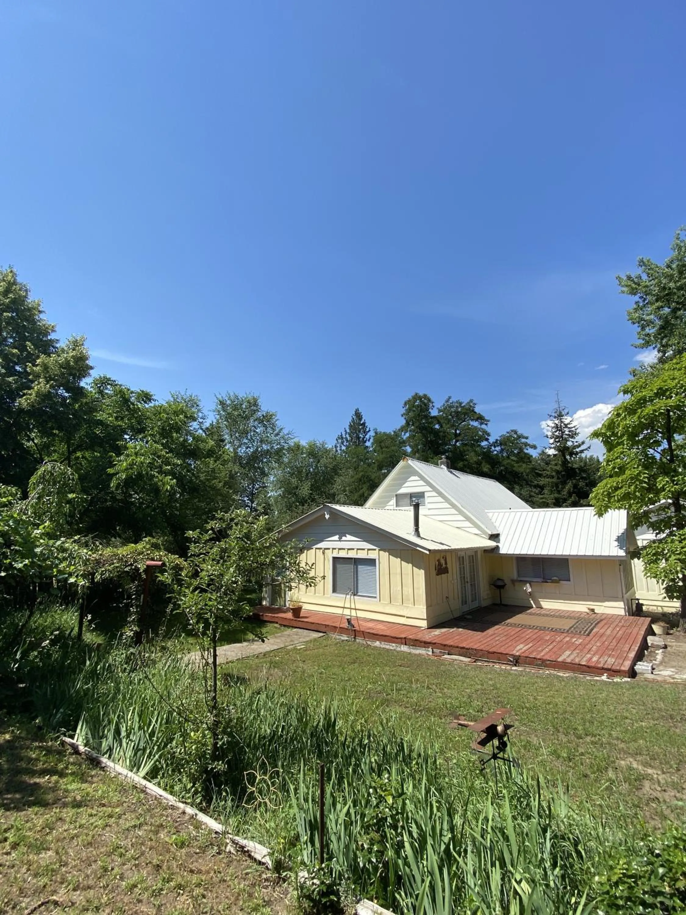 Columbia Point Resort